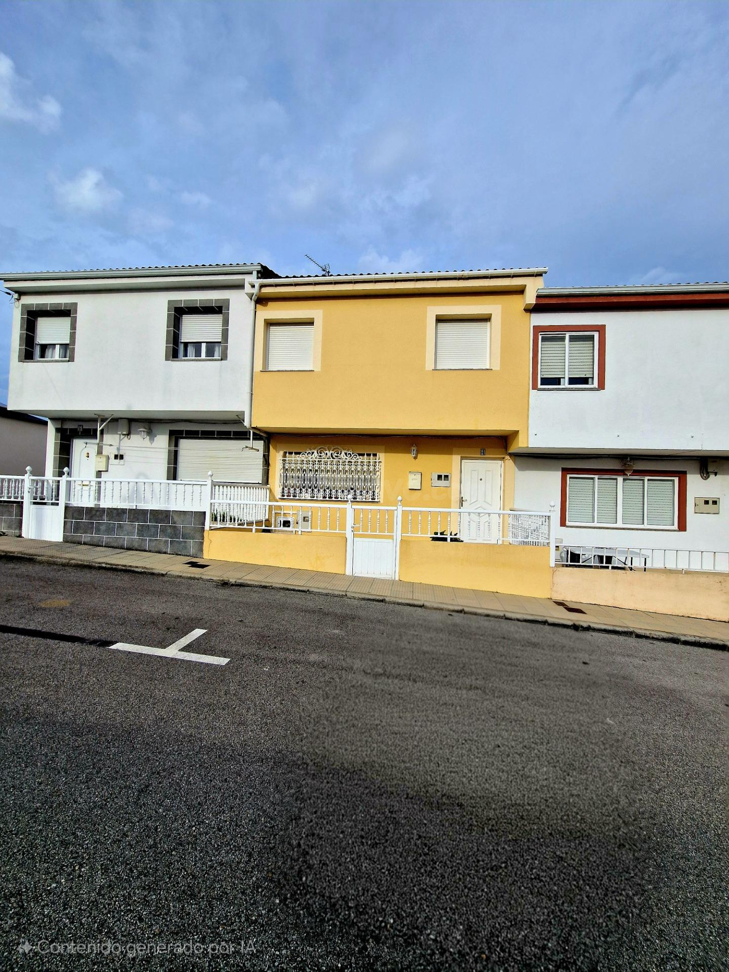 SE VENDE CASA PAREADA CON VISTAS A LA RIA Y MUY CENTRICA - foto 3