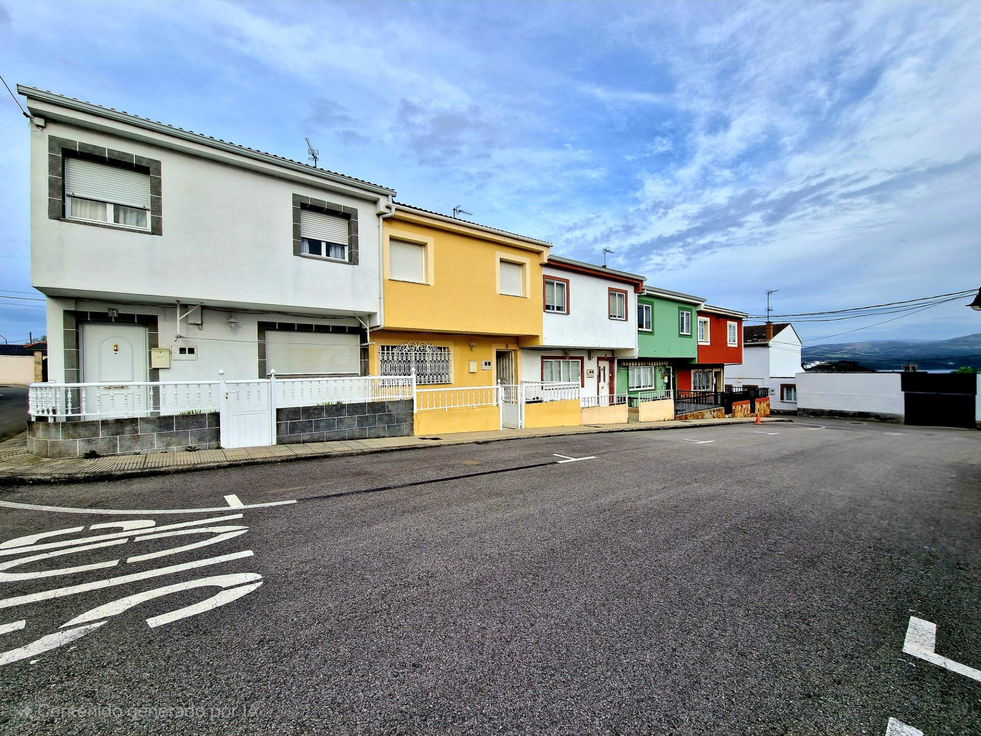 SE VENDE CASA PAREADA CON VISTAS A LA RIA Y MUY CENTRICA - foto 4