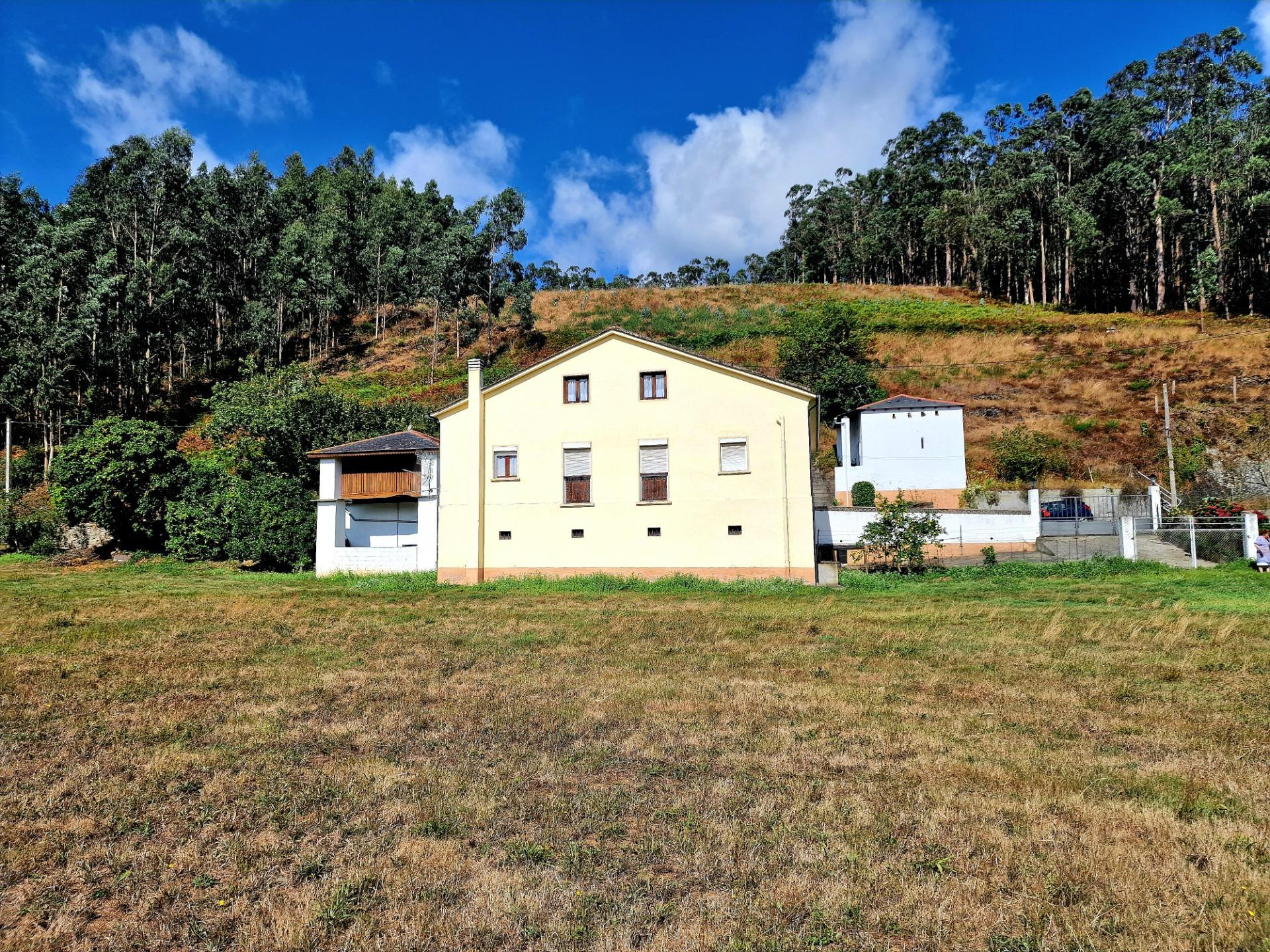 SE VENDE ENCANTADORA CASA EN EL IDILICO PUEBLO DE SANTIRSO D - foto 3