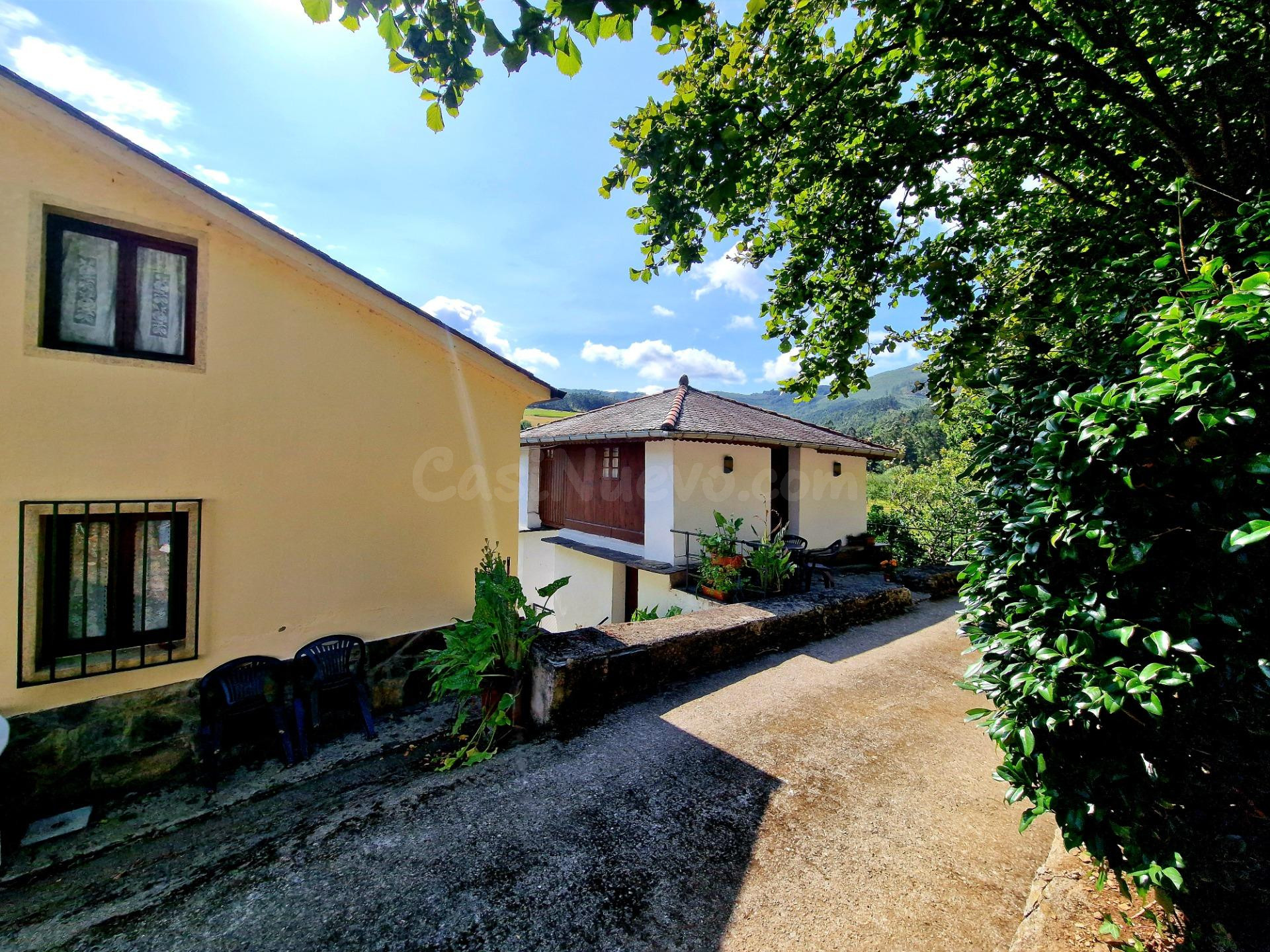 SE VENDE ENCANTADORA CASA EN EL IDILICO PUEBLO DE SANTIRSO D - foto 4