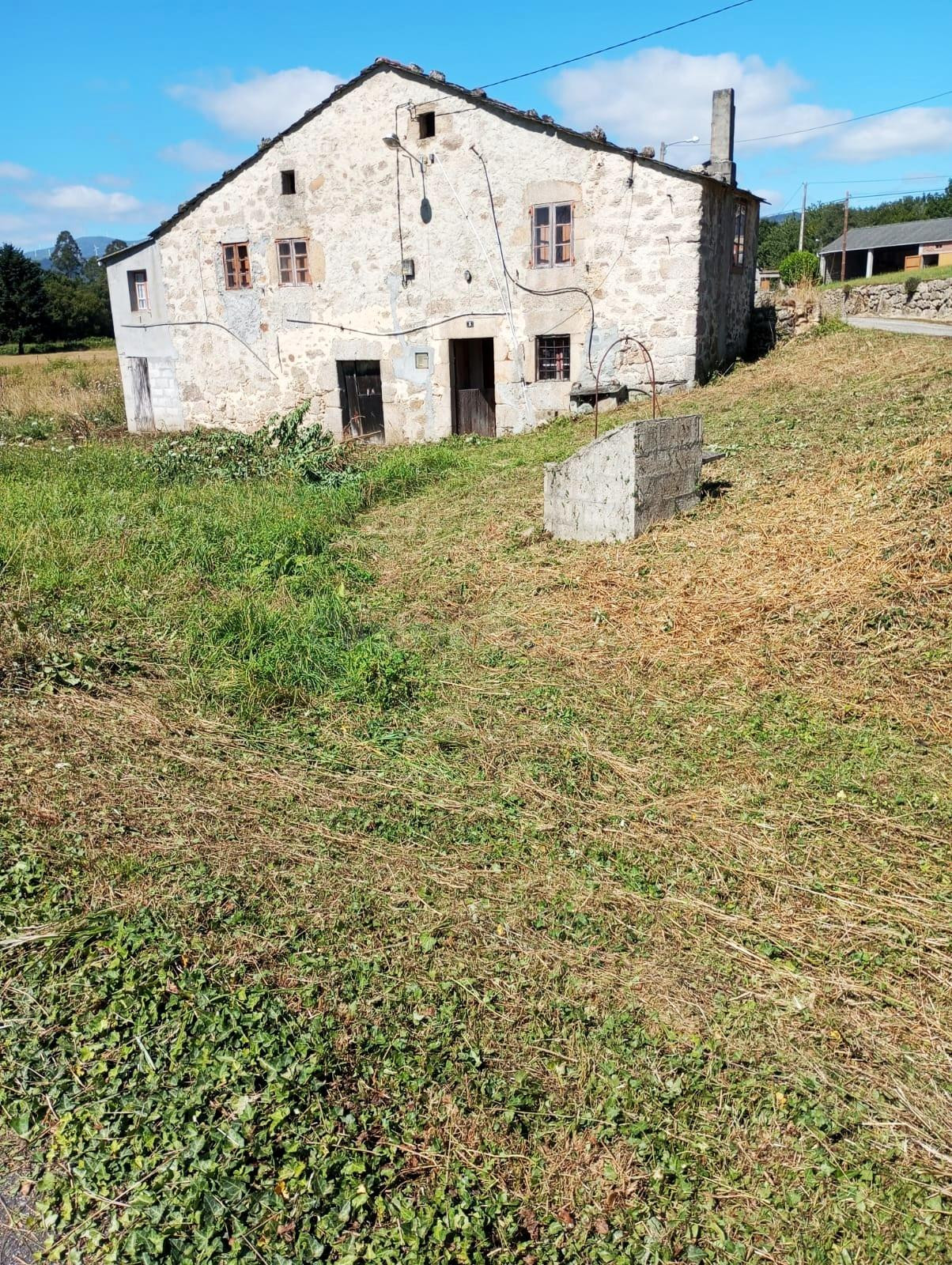 Encantadora casa de piedra con finca y varias construcciones en O Reirado (Lugo) - foto 2