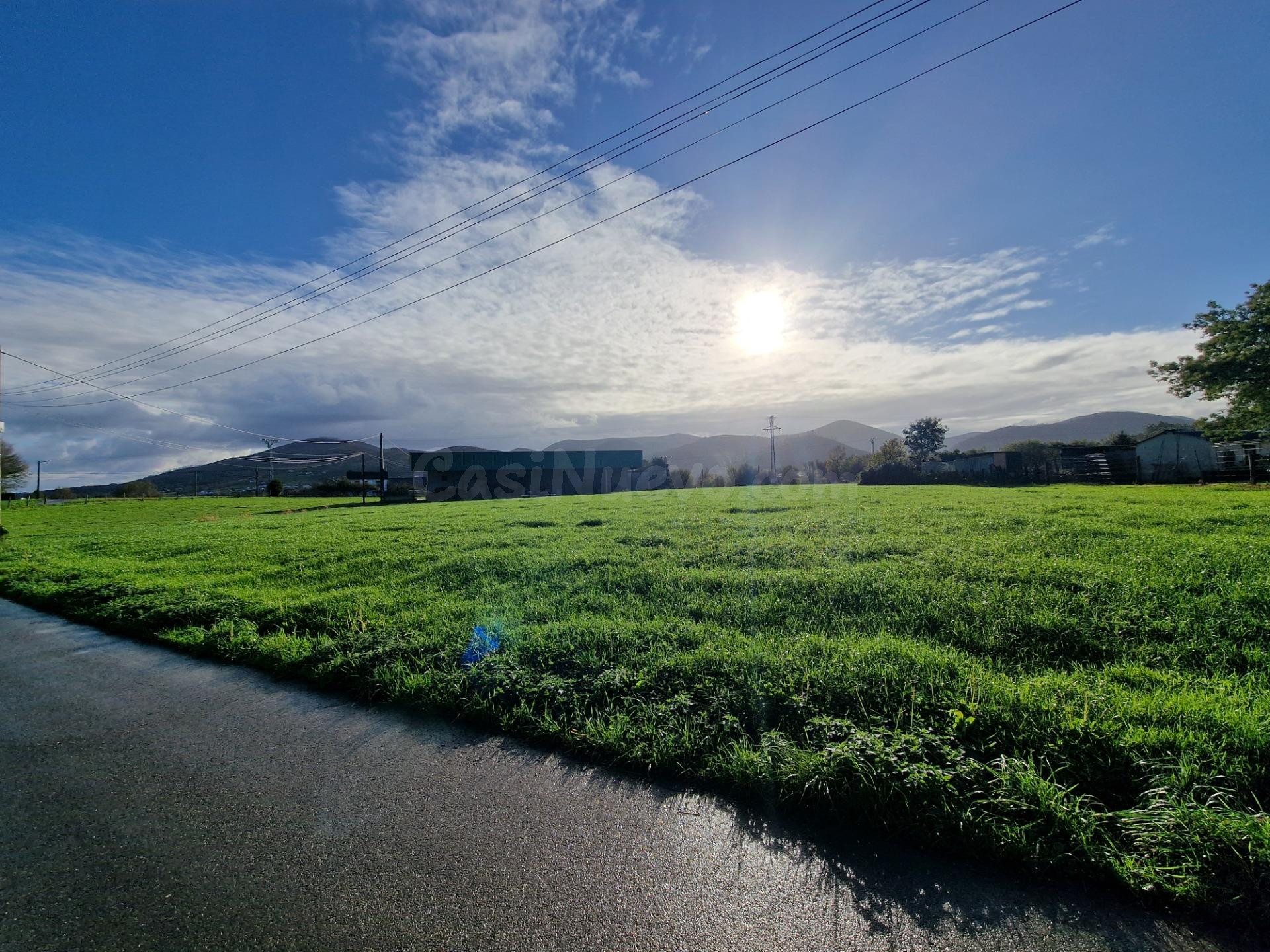 Terreno edificable de 3.500 m2 en Setienes (Valdés).