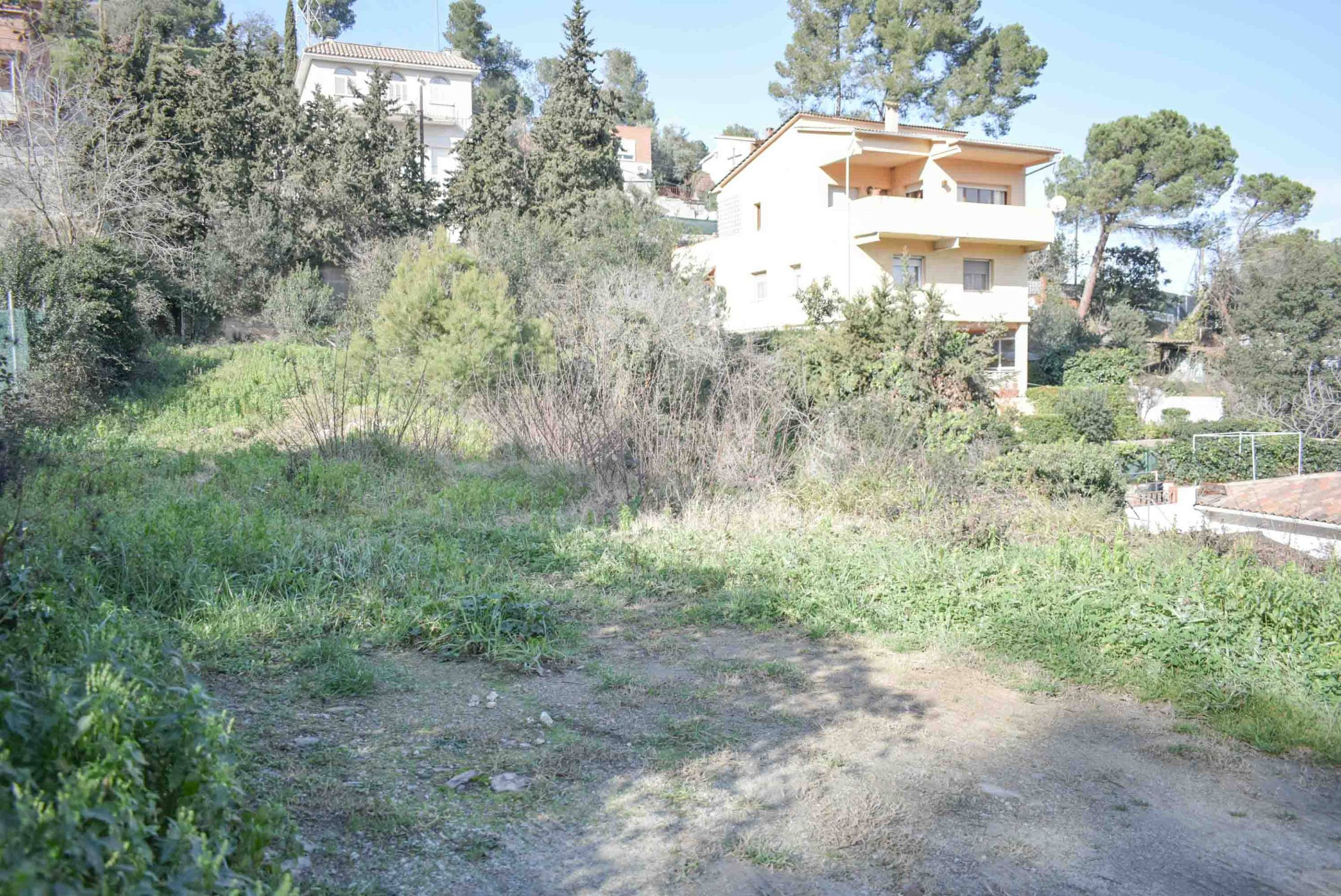 Parcelas en venta en la urbanización El Telegraf de Montornés del Vallés.
