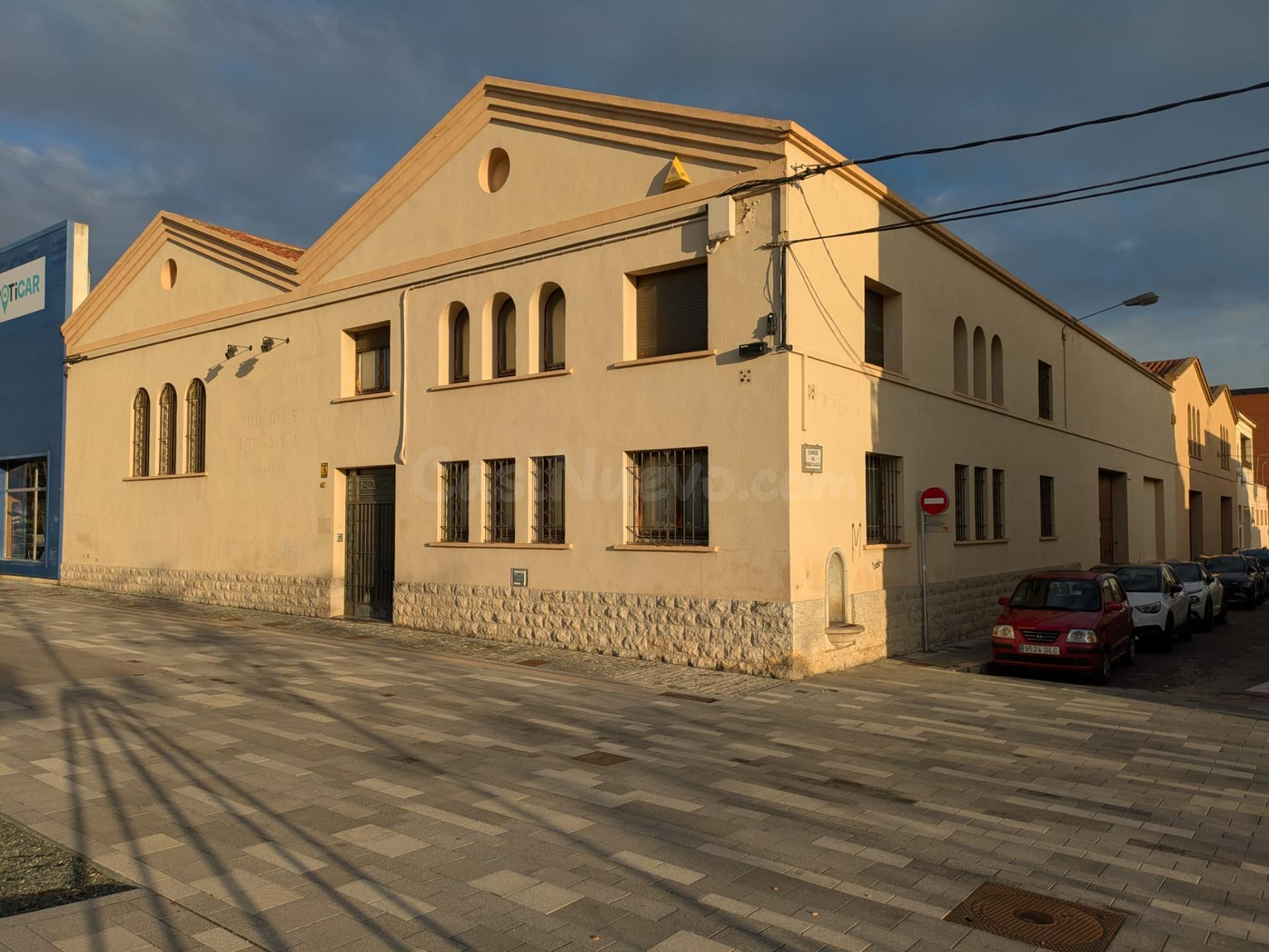 Alquiler nave (antigua bodega) en el centro de Vilafranca de