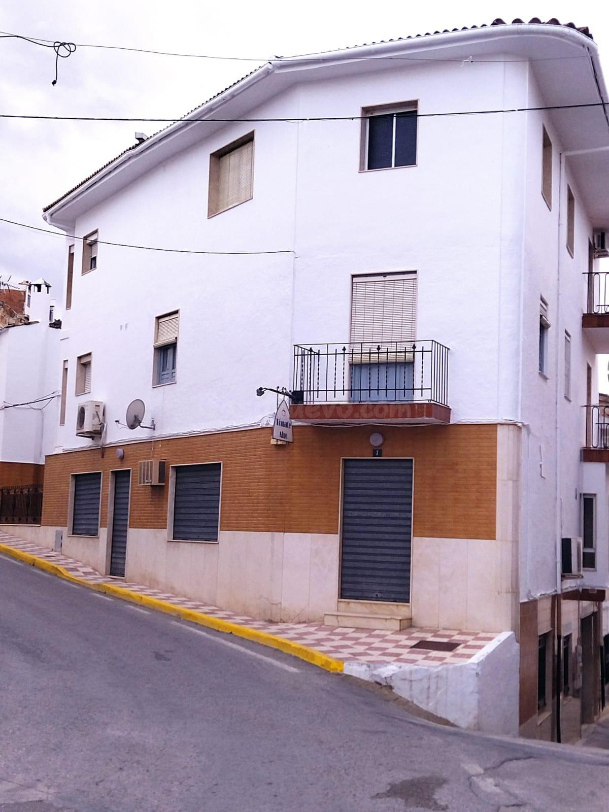 🏡✨ GRAN OPORTUNIDAD EN CASTILLO DE LOCUBÍN – LOCAL CON INFINITAS POSIBILIDADES ✨🏡