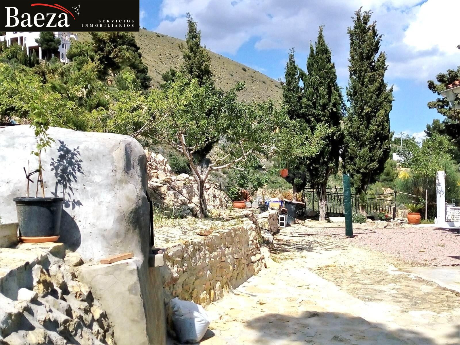 VIVIENDA ADOSADA CON AMPLIA TERRAZA E IMPRESIONANTES VISTAS (PRÓXIMA A LA CARRASQUETA)