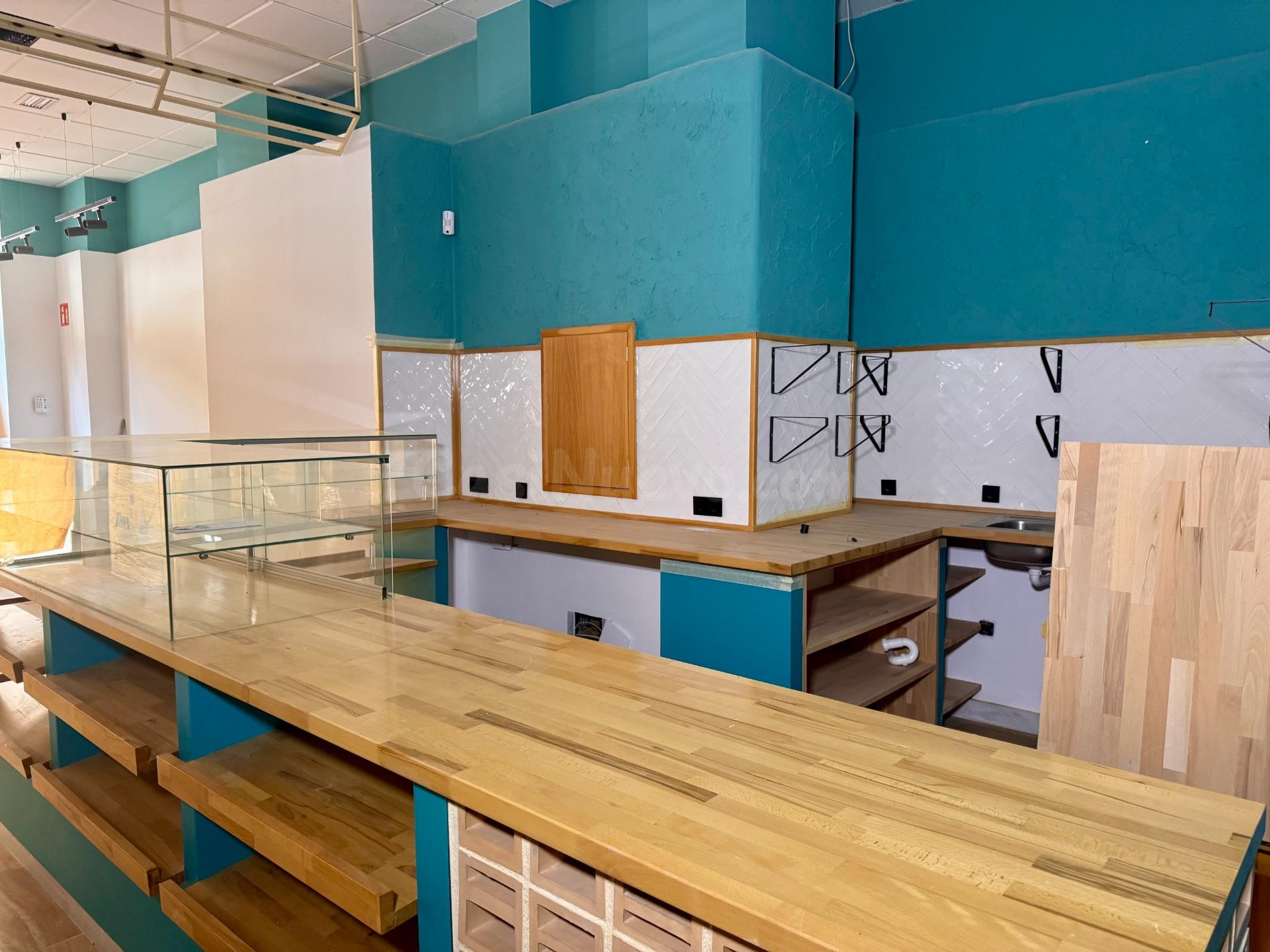 ¡Gran Oportunidad! Local Comercial Totalmente Equipado para Hostelería – A Estrenar