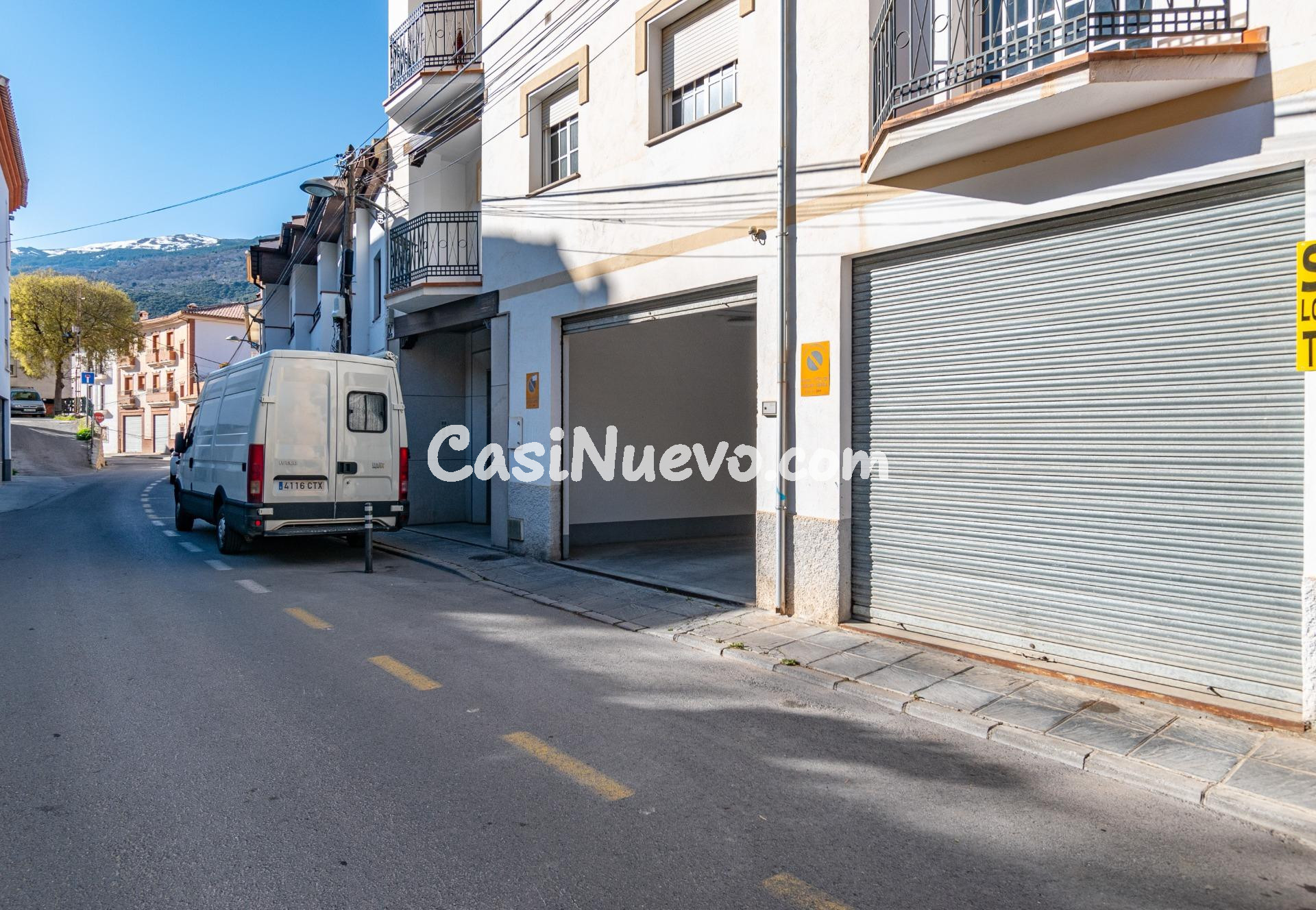 Local con 238m2 en centro de Guejar Sierra