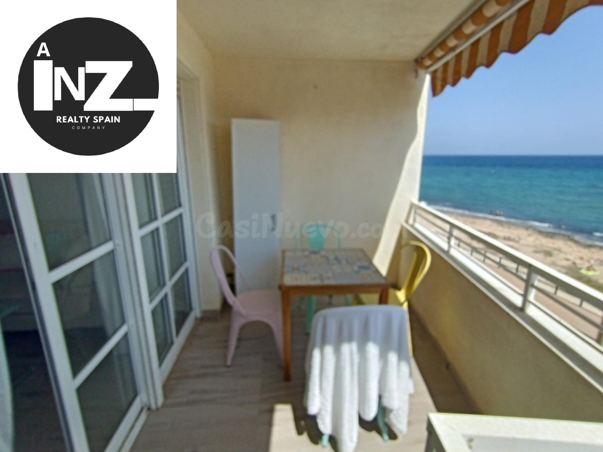 Se alquila precioso apartamento en primera línea de playa – Los Locos, Torrevieja