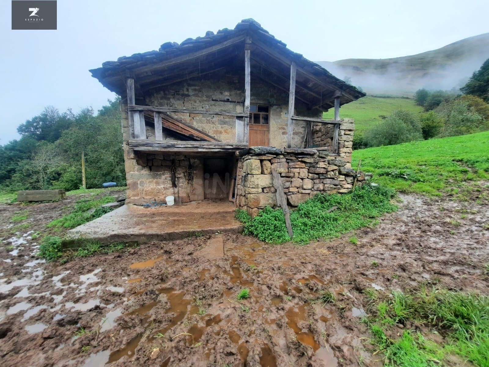 CONJUNTO DE 3 CABAÑAS PASIEGAS INDEPENDIENTES EN VEGA DE PAS