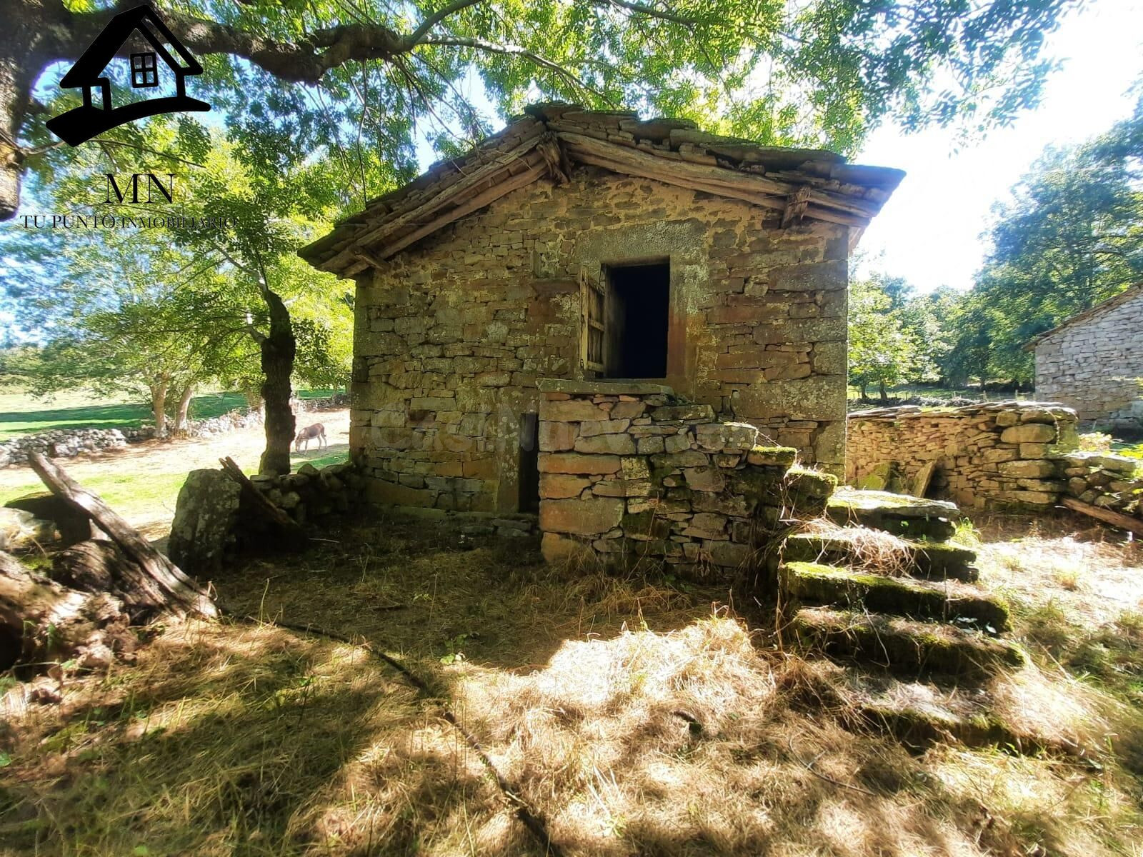Cabaña de Piedra Independiente en Plena Naturaleza
