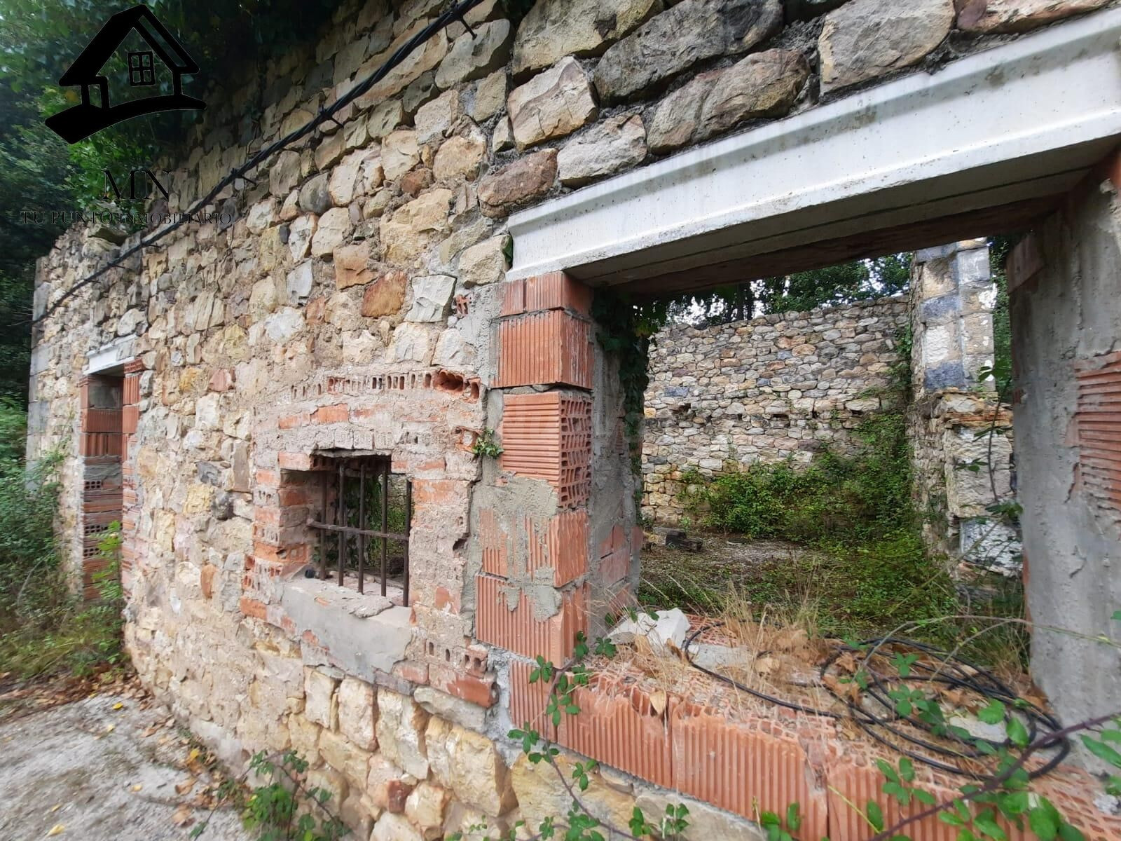 Venta de Cabaña, Nave y Finca en Corvera de Toranzo - foto 3