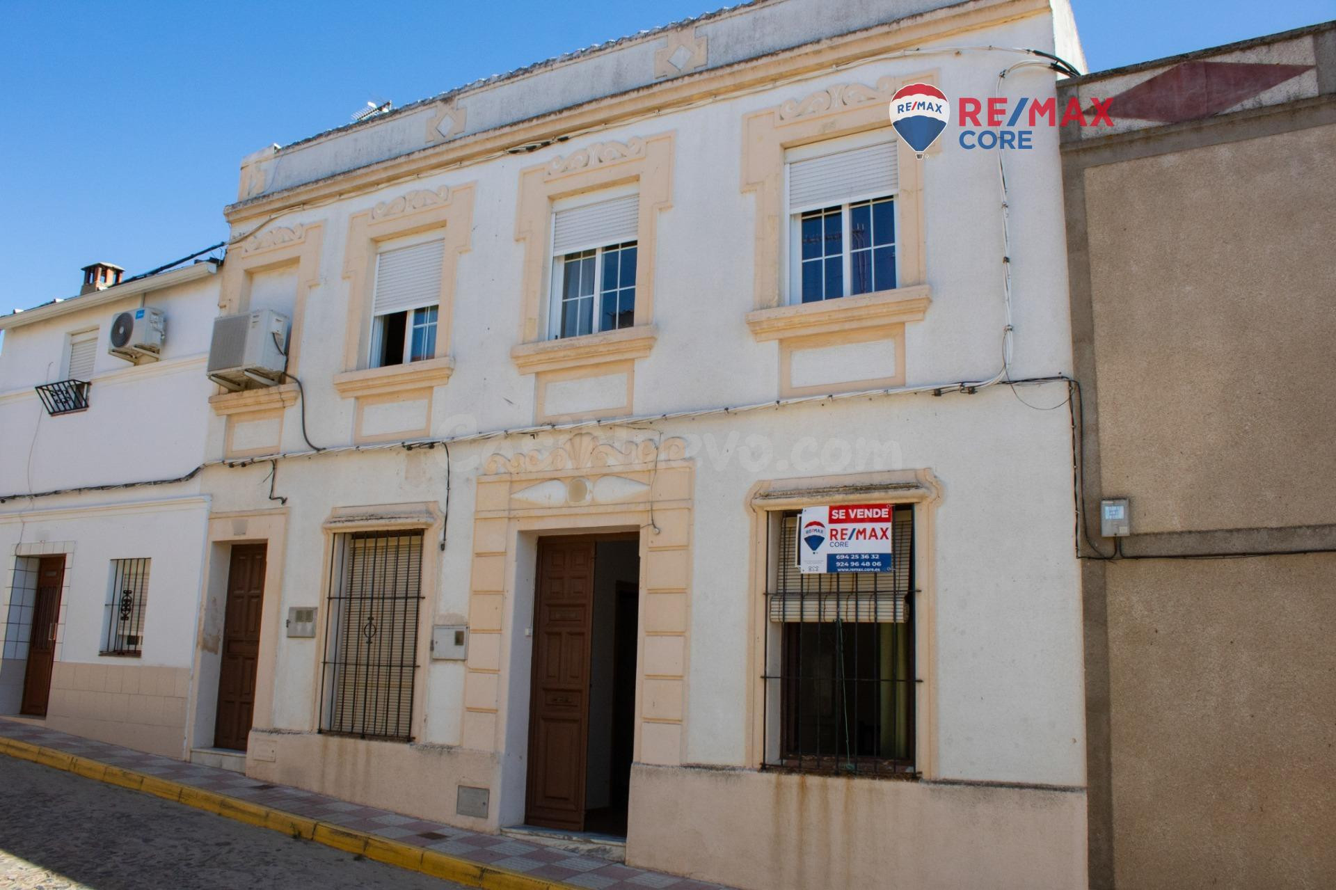 Magnífica Casa Adosada con 2 Viviendas - foto 3
