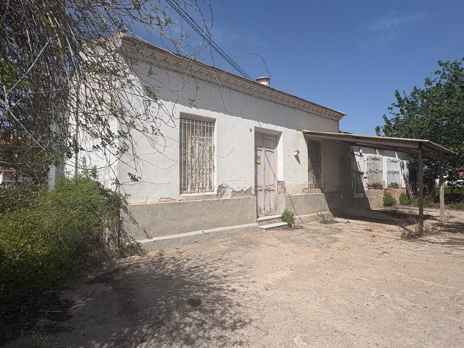 Casa con Terreno - Llano de Brujas