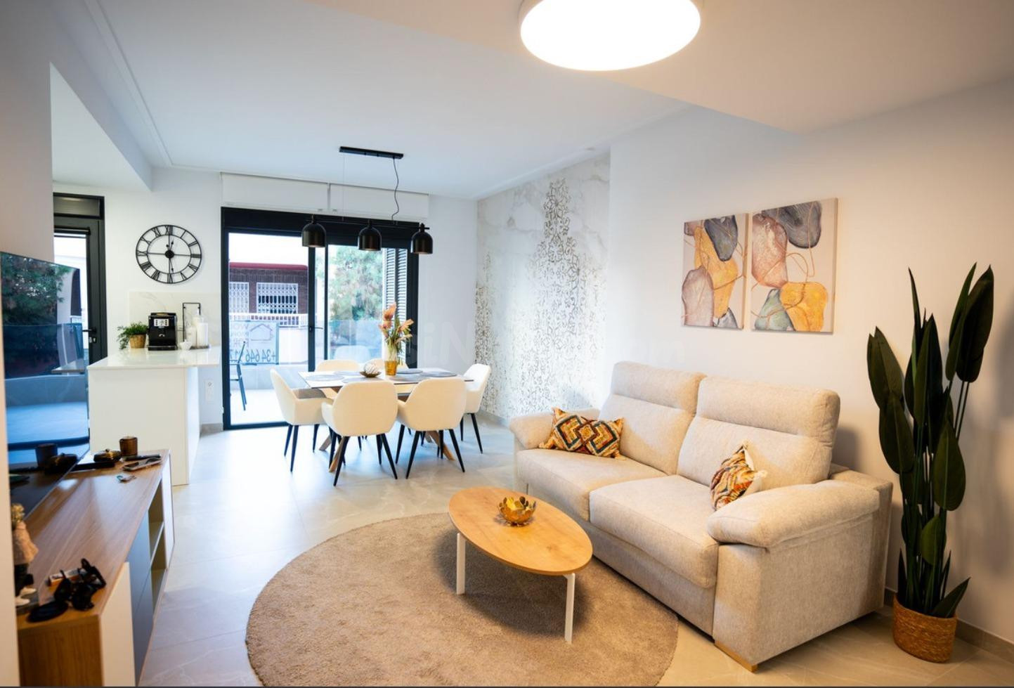 Luxury Apartment – Prime Location Near Playa del Cura