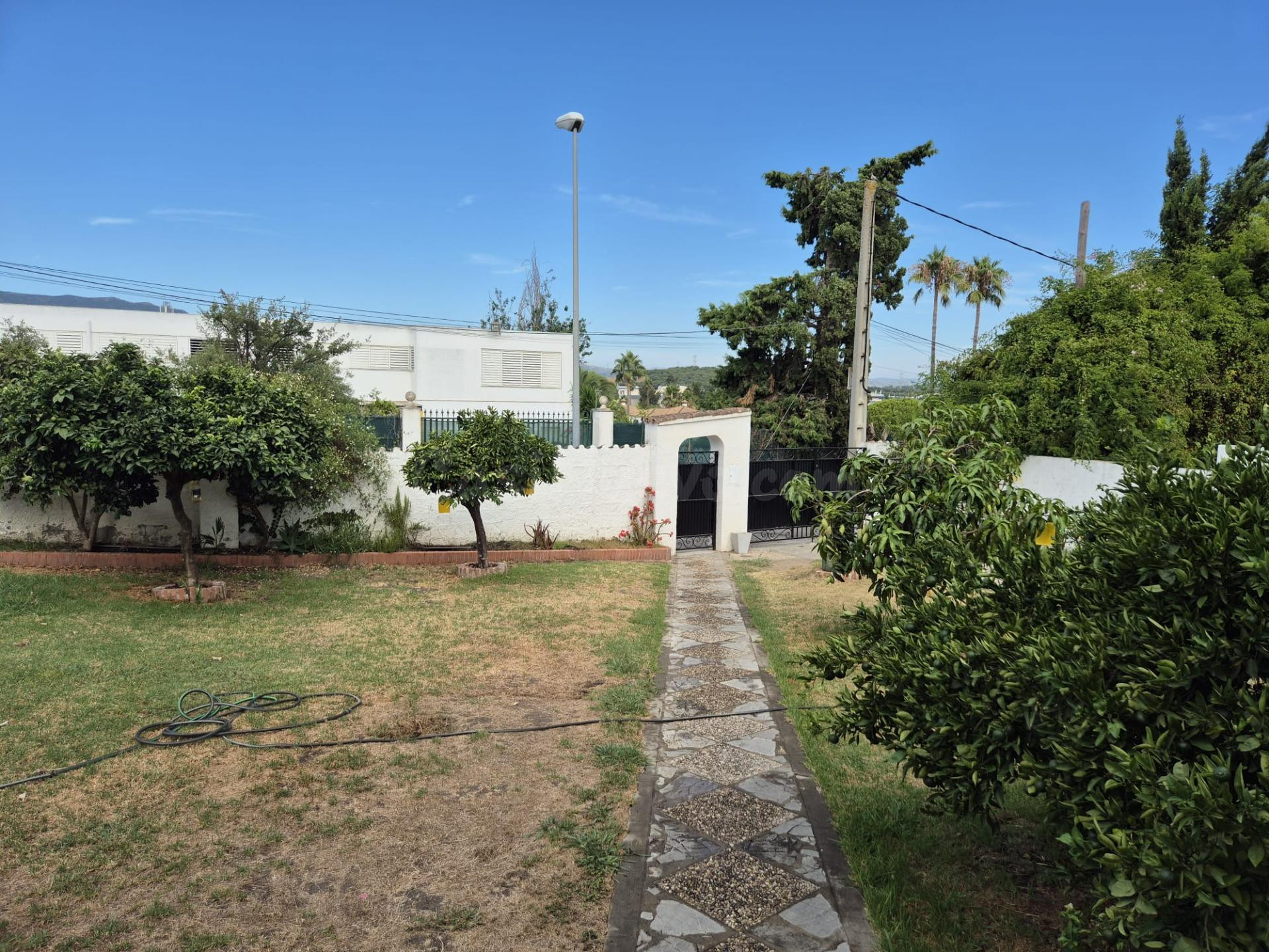 CASA UNIFAMILIAR EN UNA SOLA PLANTA EN LA COLONIA SAN MIGUEL