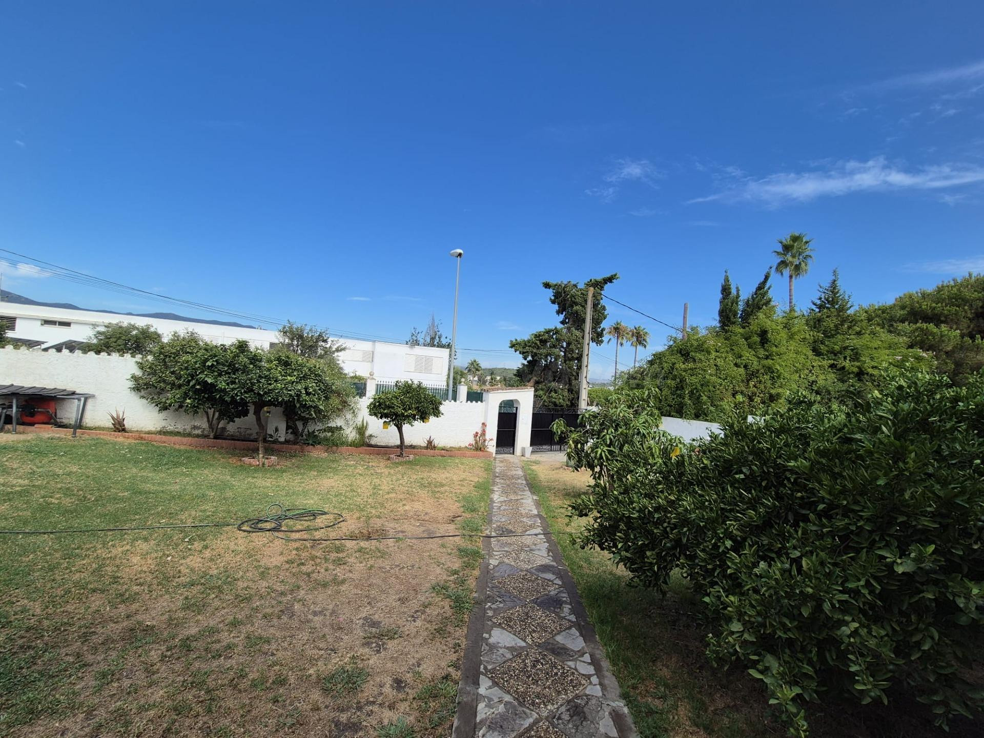CASA UNIFAMILIAR EN UNA SOLA PLANTA EN LA COLONIA SAN MIGUEL - foto 2