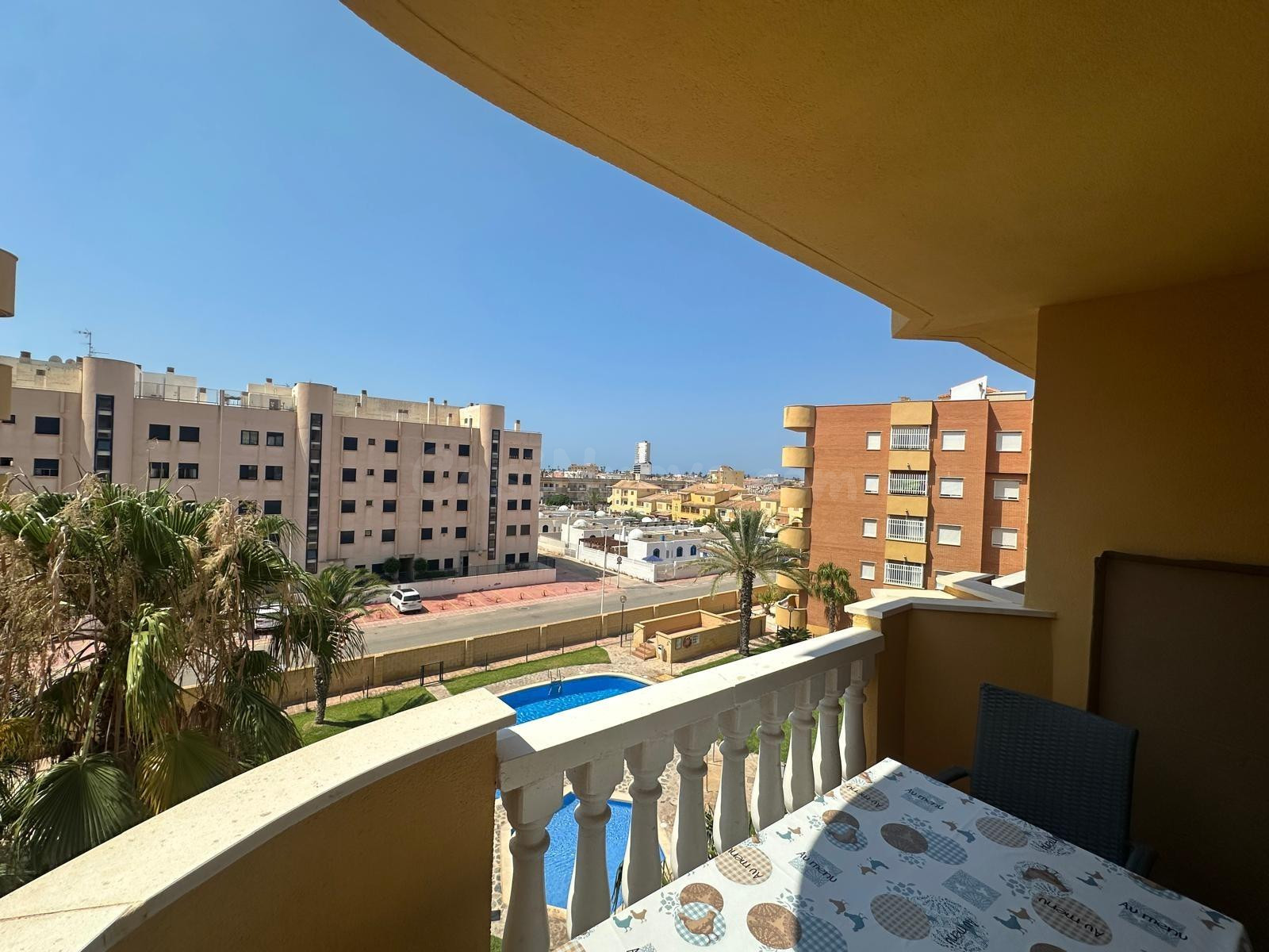 APARTAMENTO CON PISCINA - foto 2