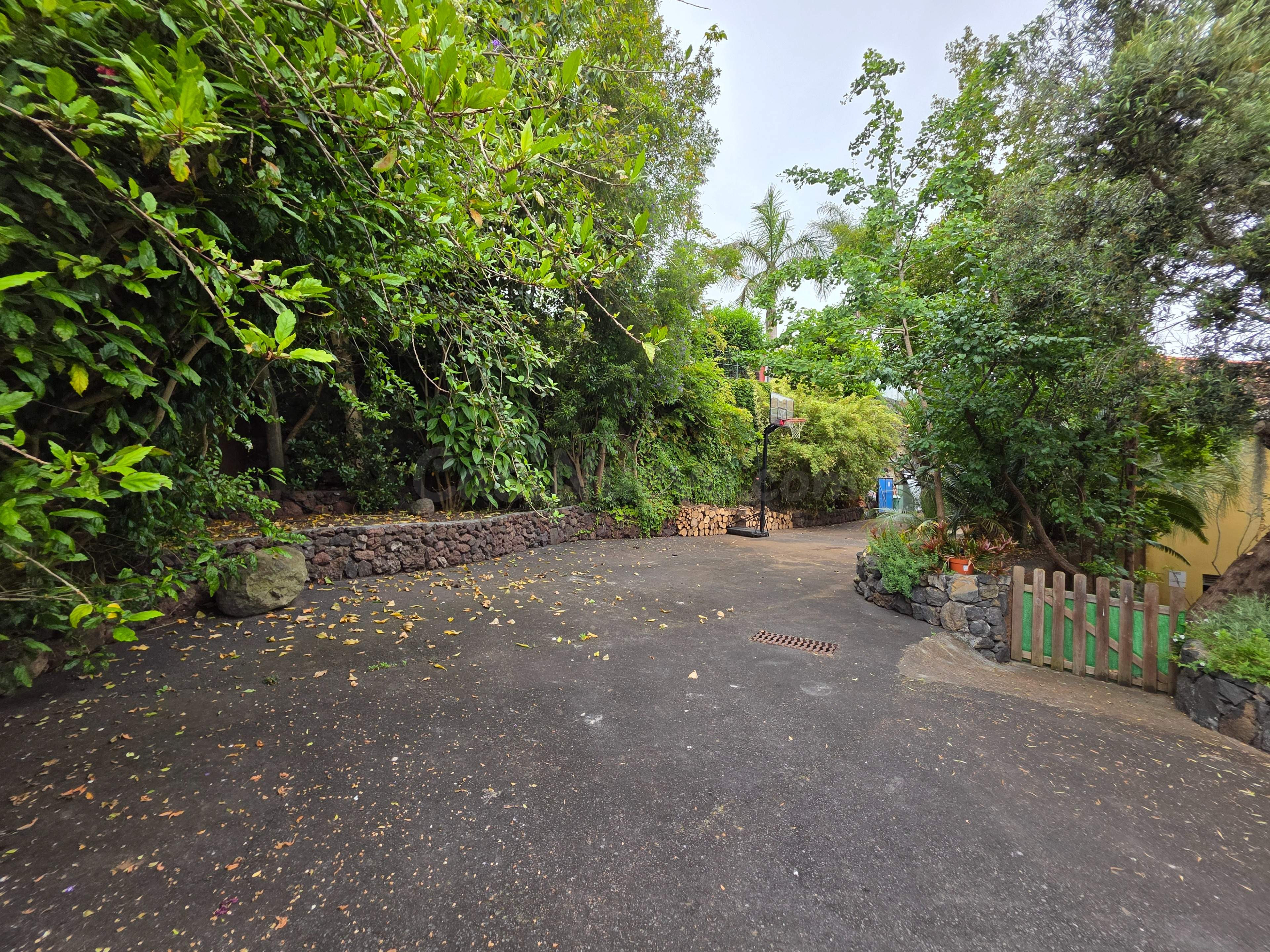 En venta precioso Chalet con Jardín soñado en La Orotava - foto 3