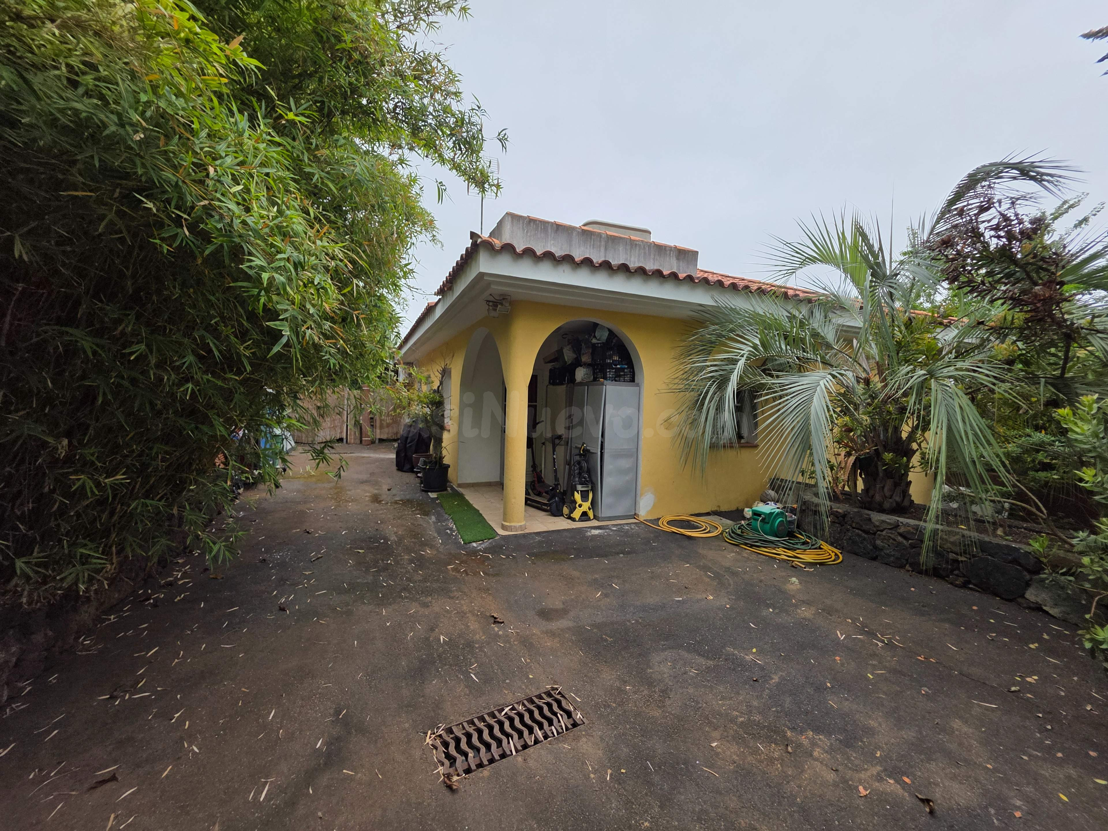 En venta precioso Chalet con Jardín soñado en La Orotava - foto 5