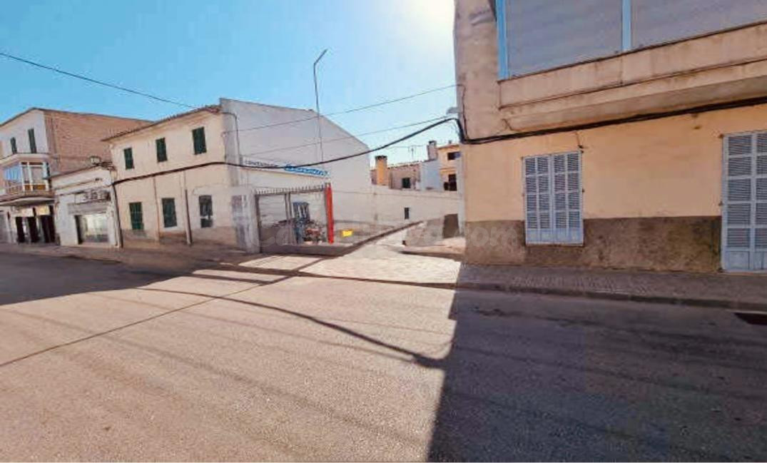 OPORTUNIDAD ÚNICA – MARAVILLOSO SOLAR URBANO EN SANTA MARGARITA