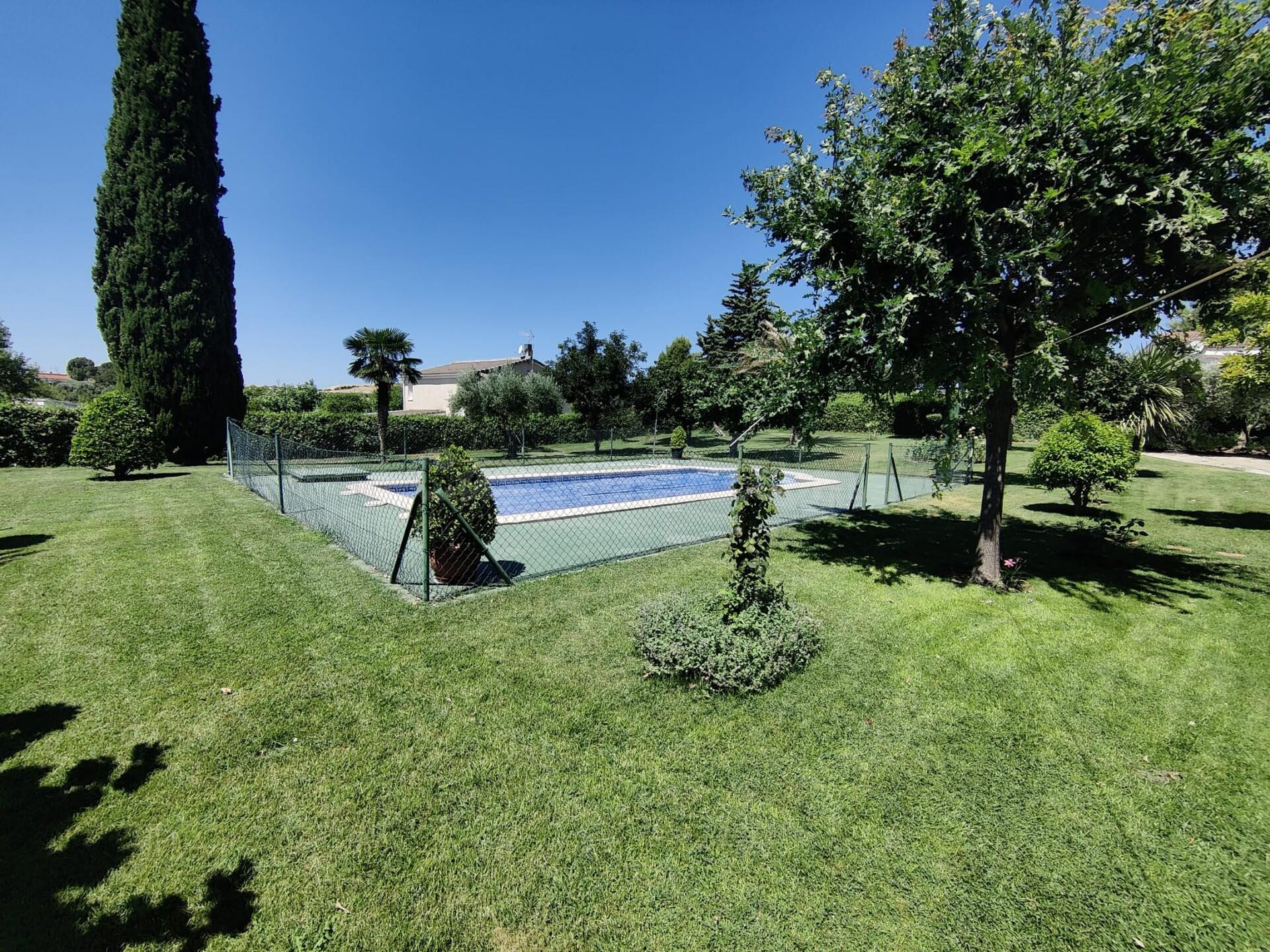 Chalet independiente en venta en El Molar