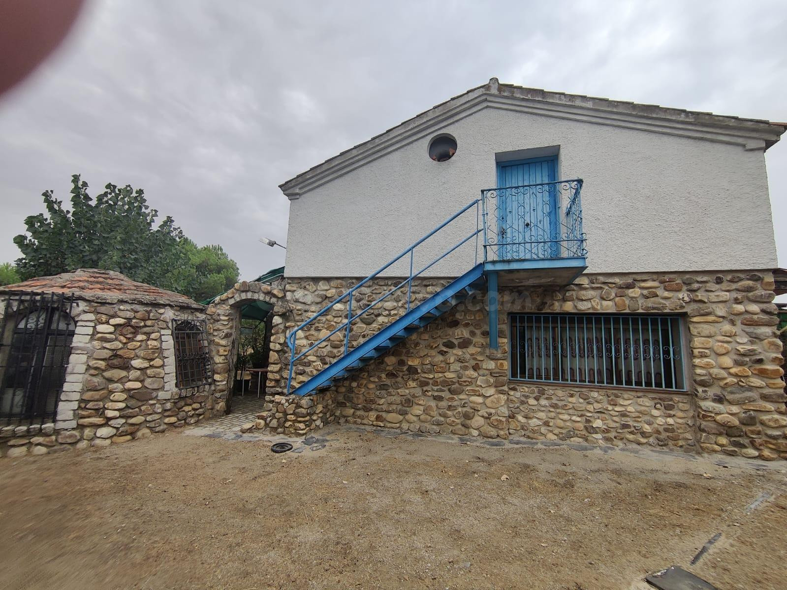 Casa de campo con terreno en venta en El Vellón