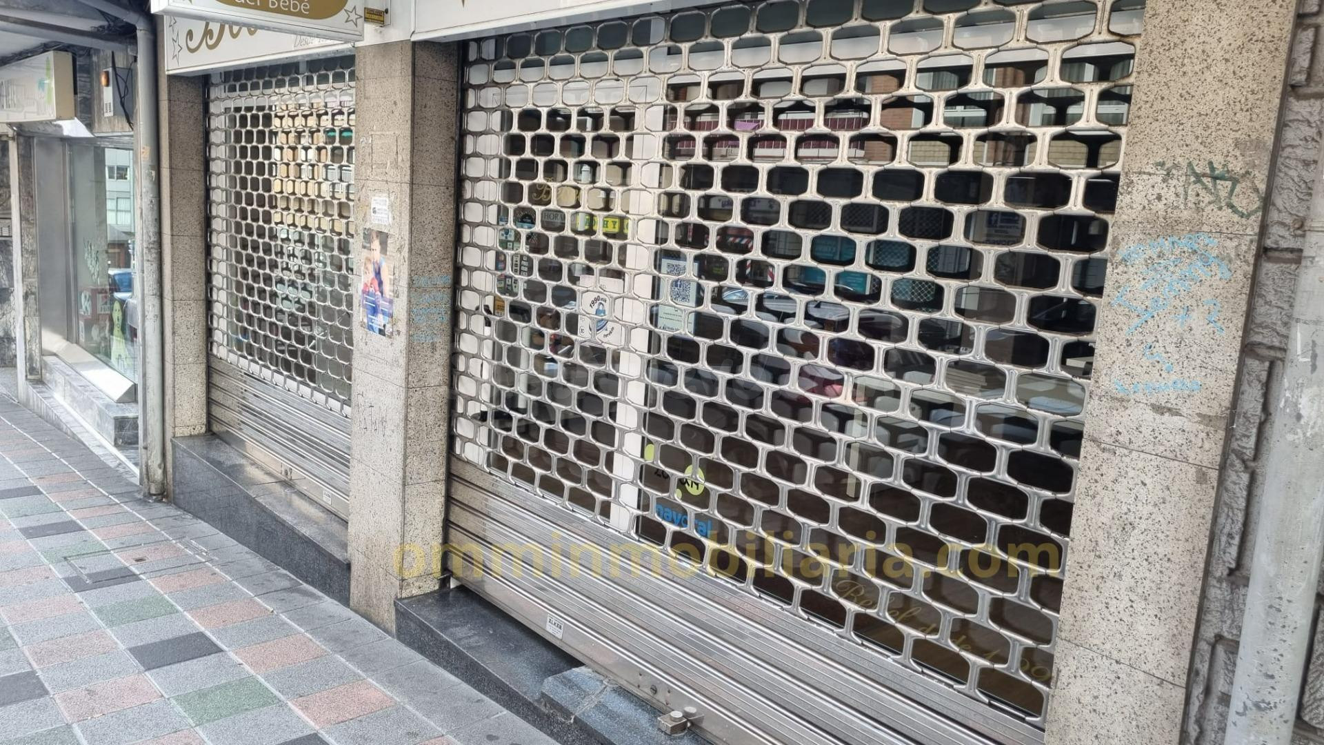 Lonja en venta junto a la Casa Torre y metro de Santurtzi