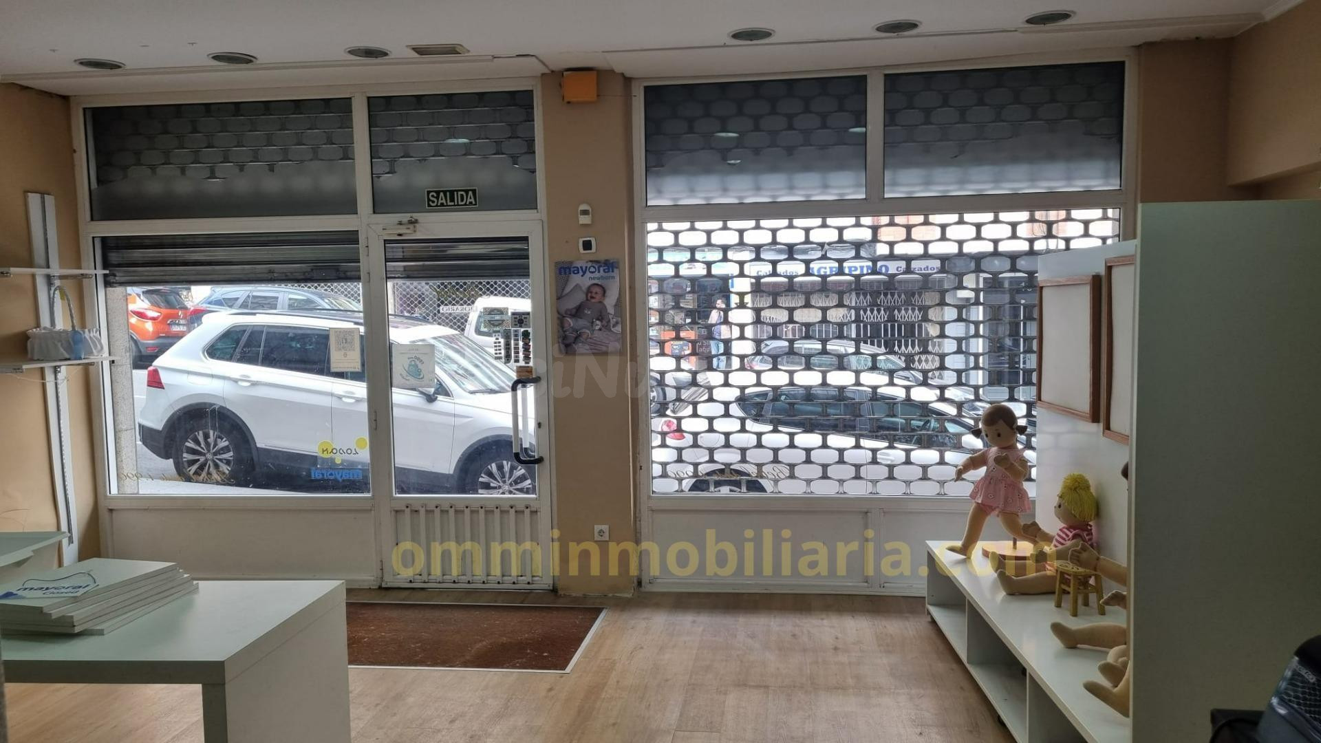 Lonja en venta junto a la Casa Torre y metro de Santurtzi - foto 2