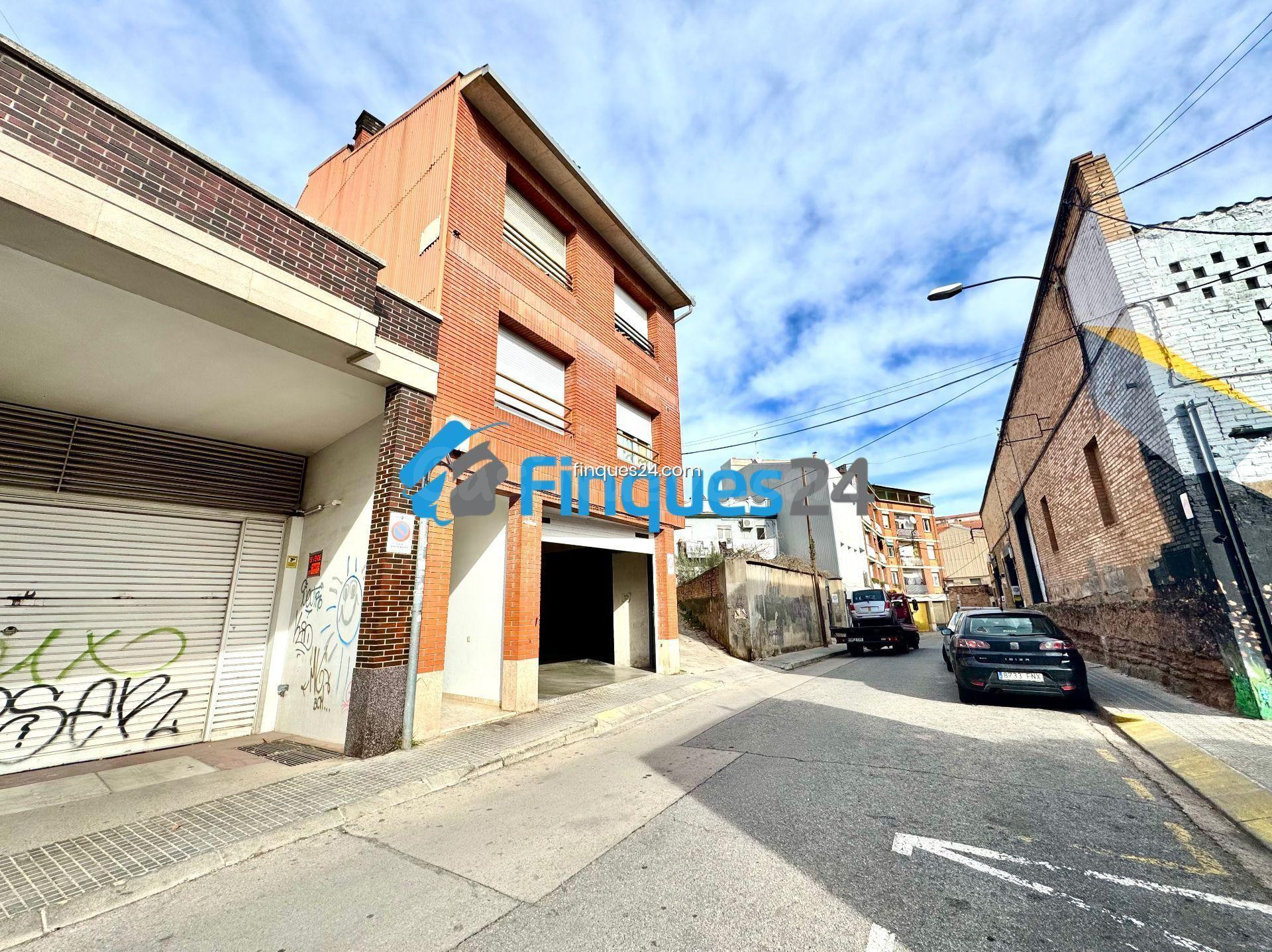 37 plazas de aparcamiento en el centro de Manresa - Barcelona