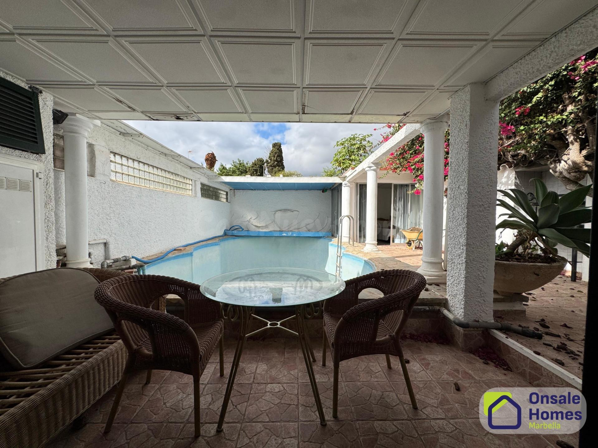 Villa junto a las playas de Las Chapas y Costabella