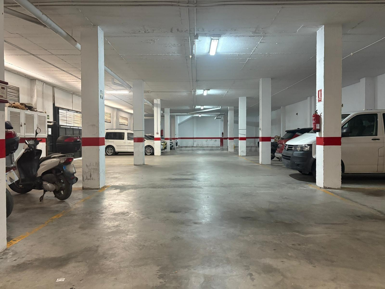 Se vende plaza de parking a 20 metros de la playa de Getares - foto 3