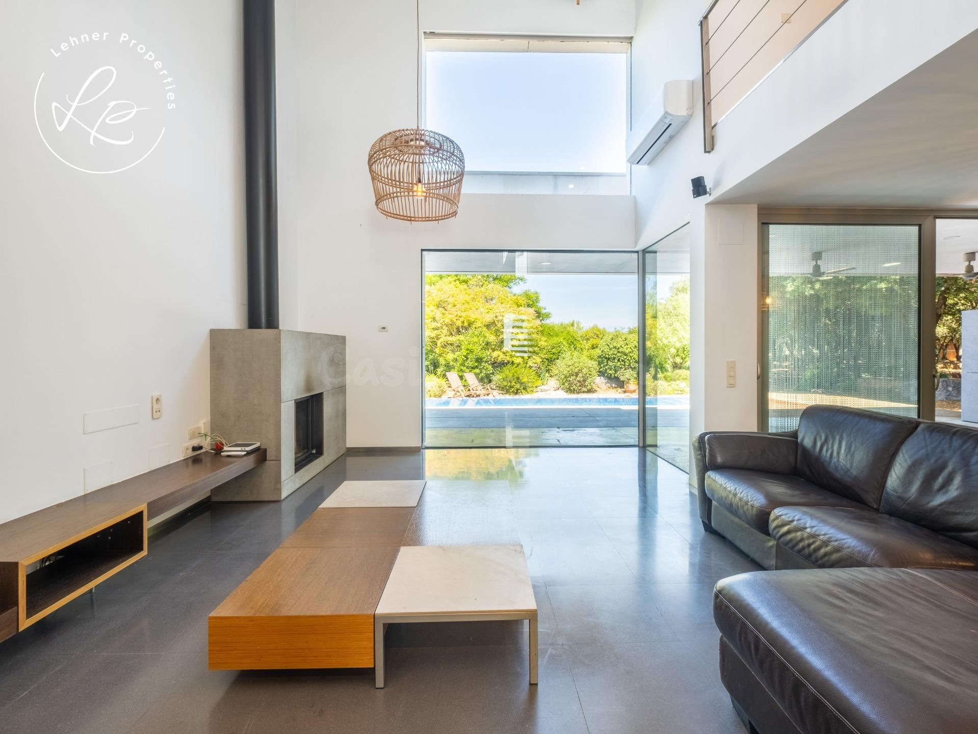 CASA DE DISEÑO CON JARDÍN, BOSQUE PRIVADO Y PISCINA EN MAS P - foto 5