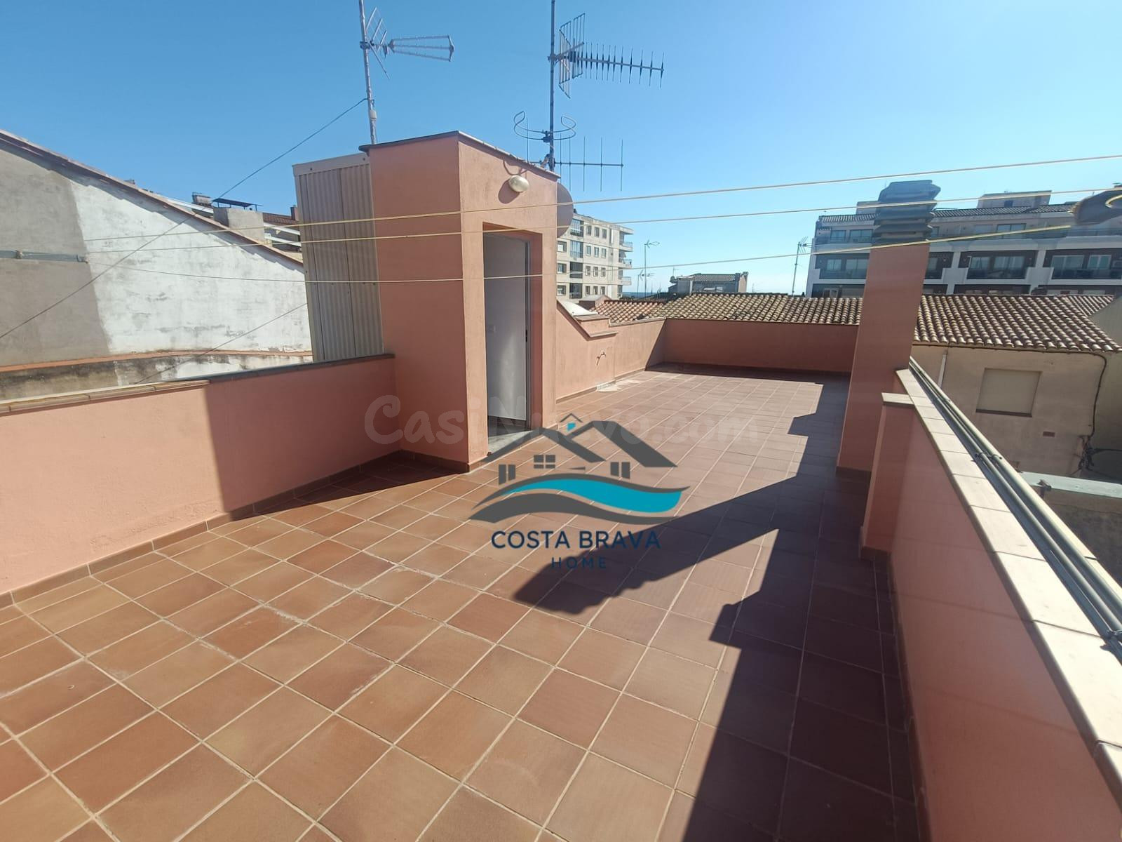 ESPECTACULAR DÚPLEX EN SEGUNDA LÍNEA DE MAR CON INCREÍBLE TERRAZA