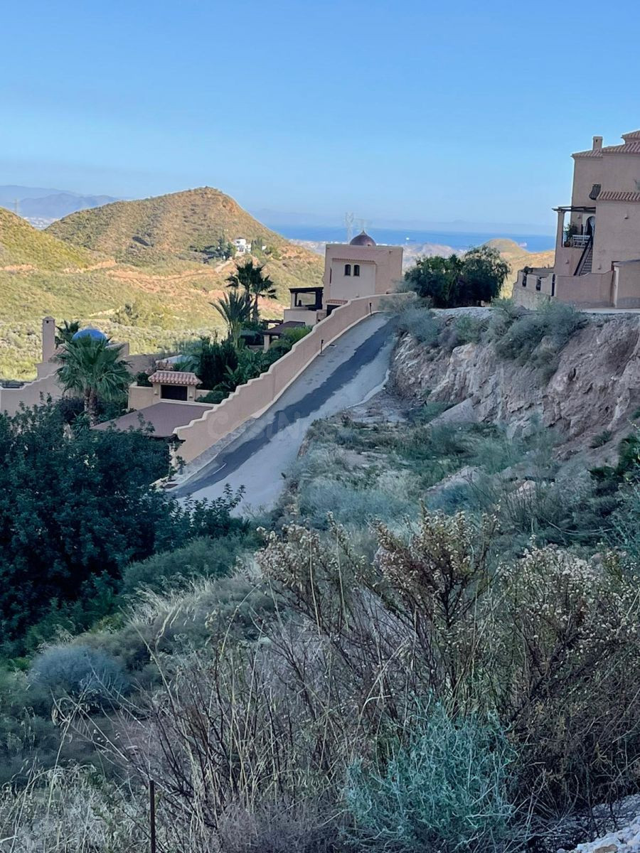 PARCELA URBANA EN SIERRA CABRERA