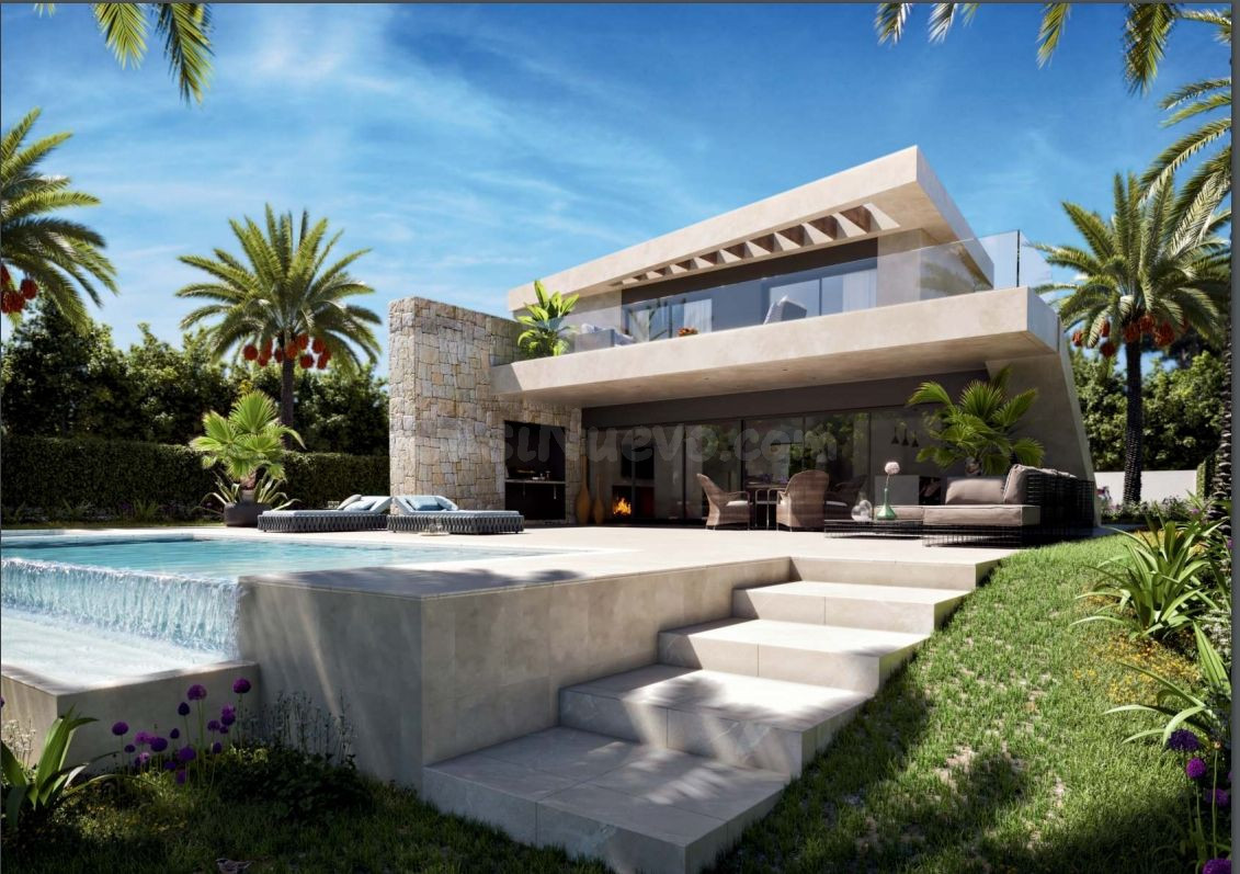 VILLA DE 3 O 4 DORMITORIOS EN CAMPO DE GOLF
