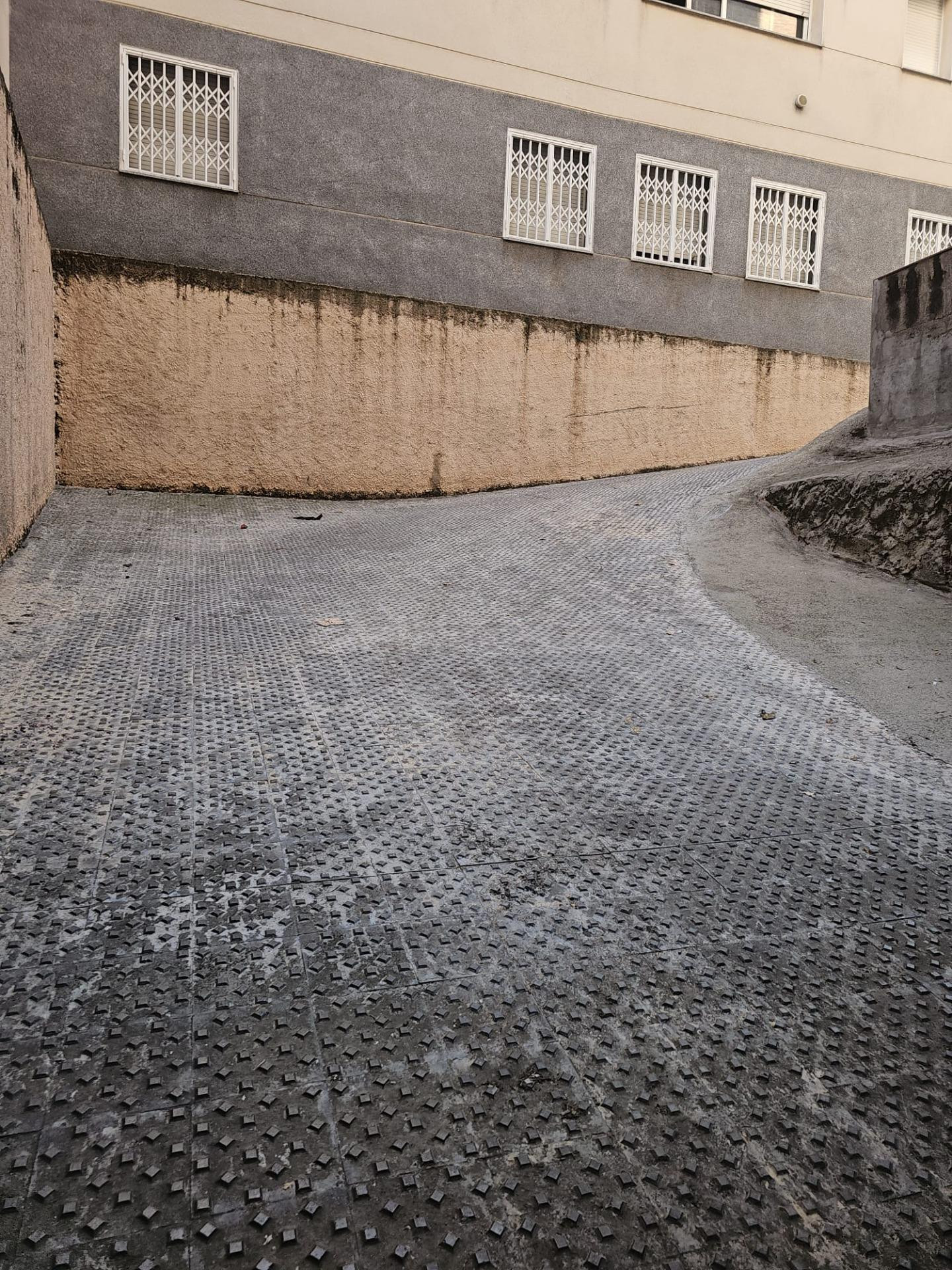 🚗 Plaza de parking en Av. Francesc Macià