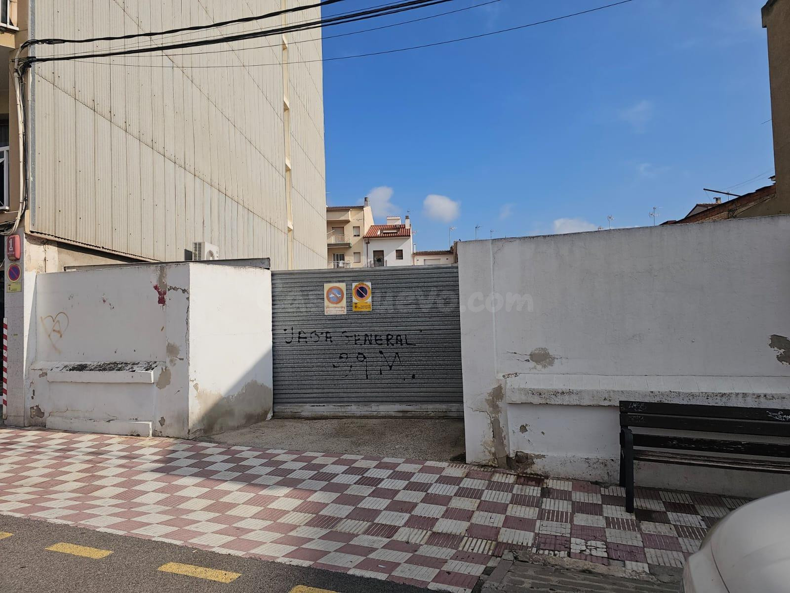 Terreno en venta en Avenida Francesc Macià, Esparreguera – 175m2 totalmente llano