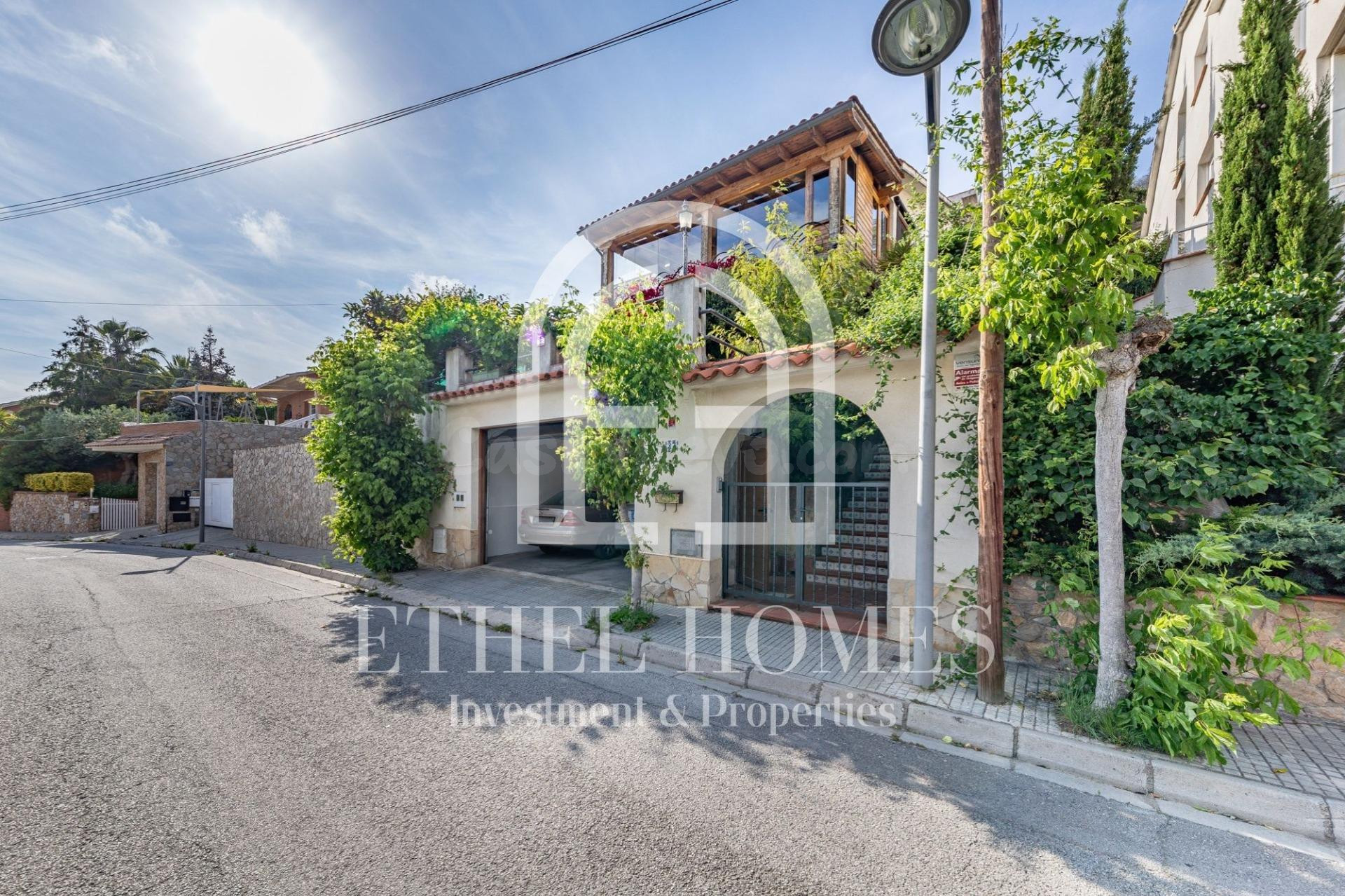 Casa independiente con piscina y vistas en Sant Fost – Lista para entrar a vivir