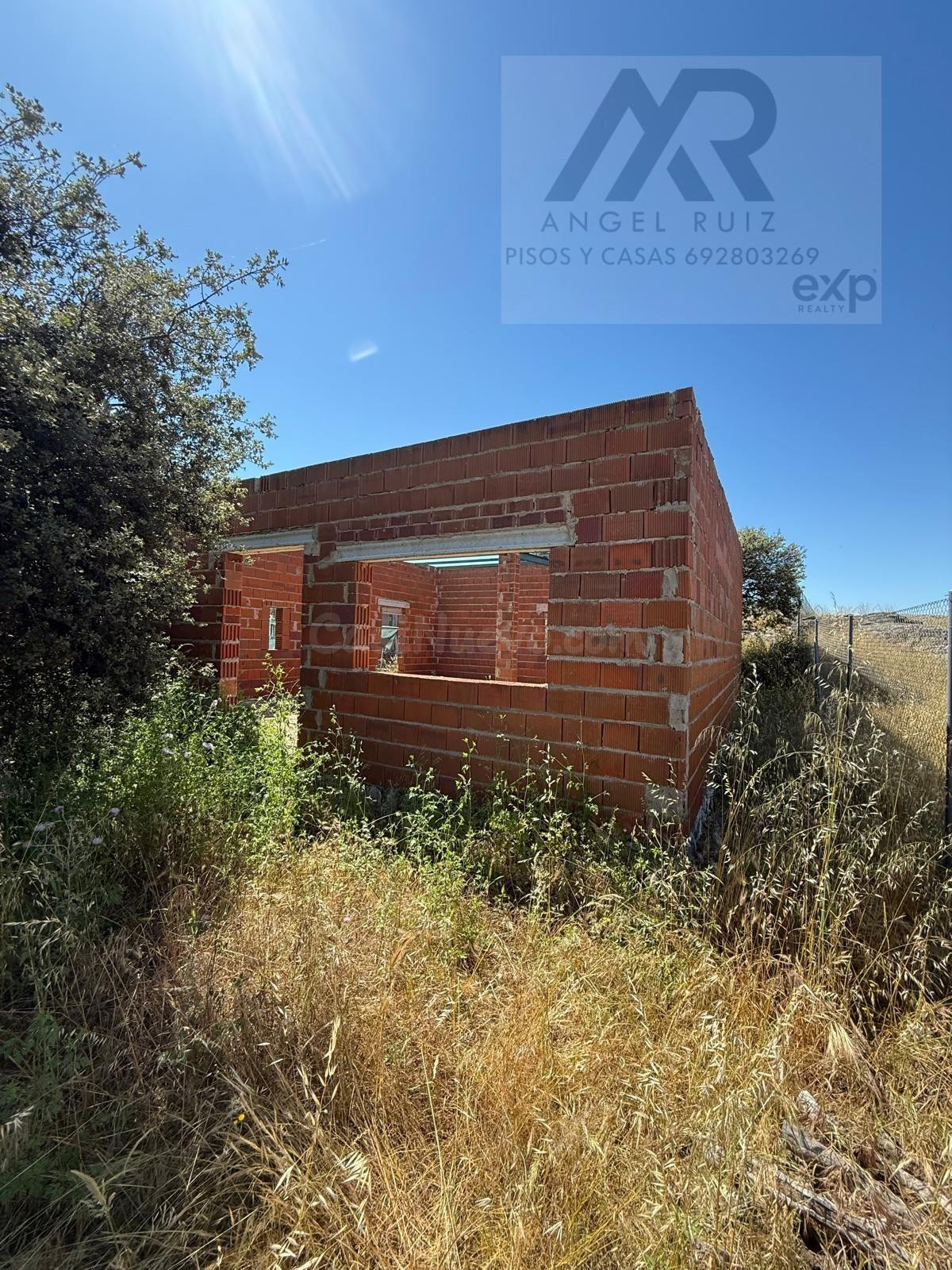 🏡 Finca Rústica en Venta – Esparragalejo (Badajoz) 🌳 Con pozo de agua y escrituras 2.000 m2 junto al polideportivo. - foto 2