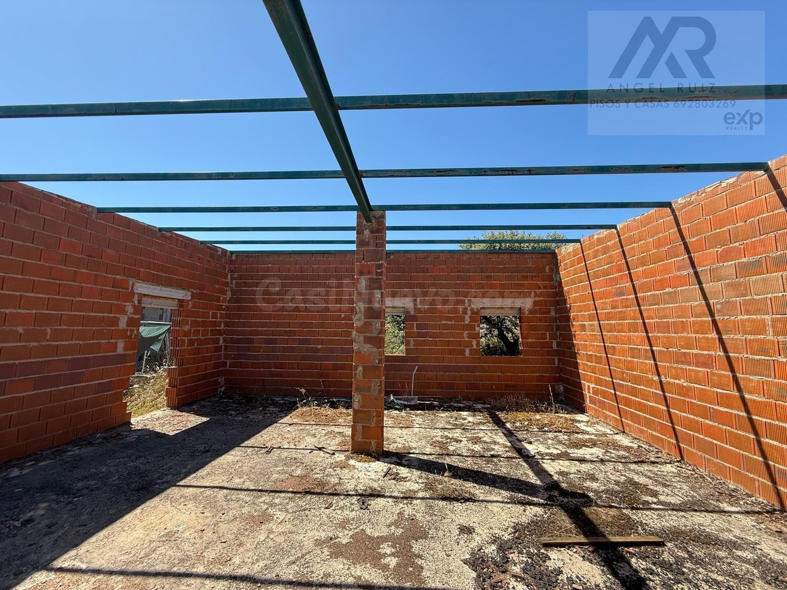 🏡 Finca Rústica en Venta – Esparragalejo (Badajoz) 🌳 Con pozo de agua y escrituras 2.000 m2 junto al polideportivo. - foto 3