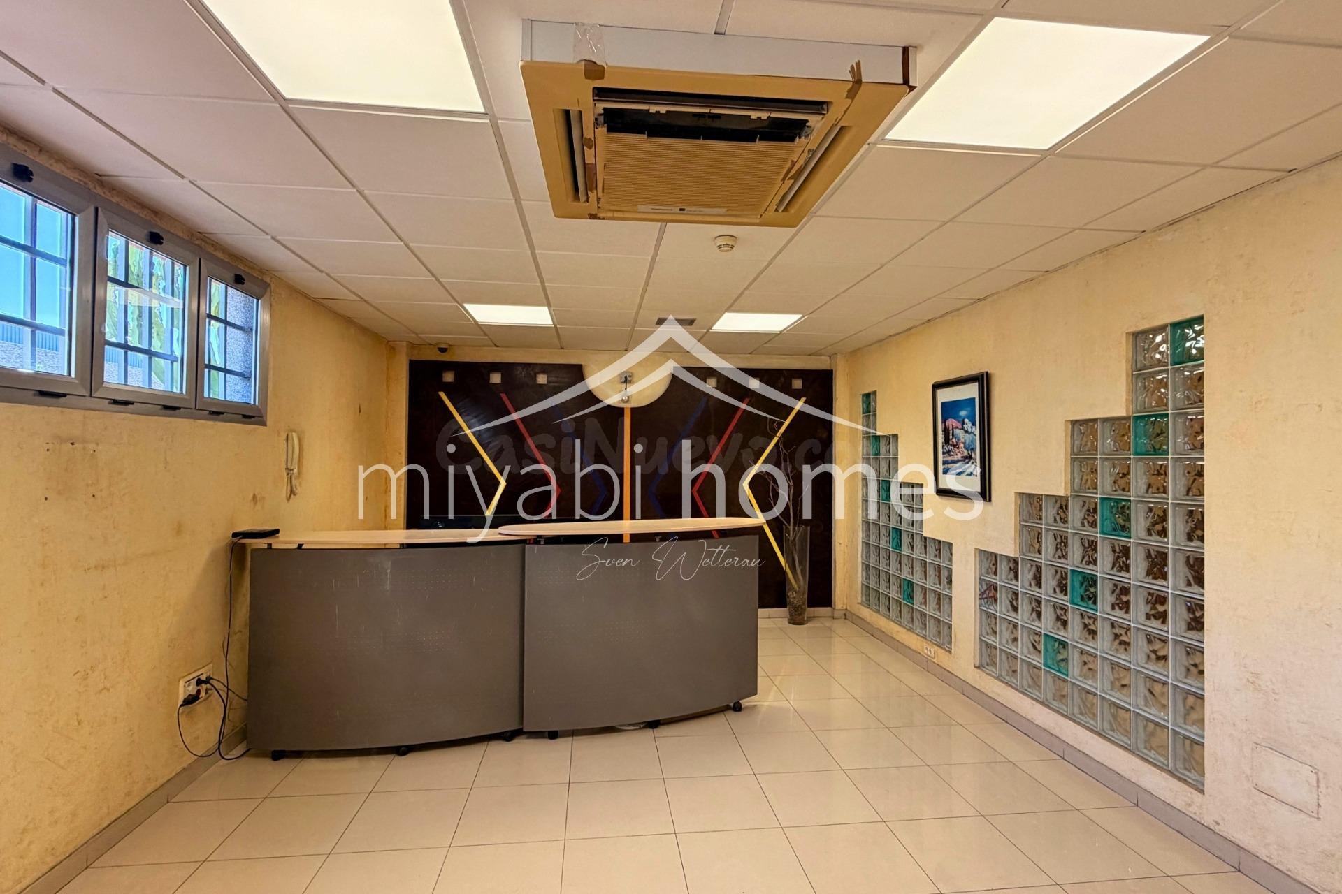 Nave industrial de 1.500 m2 con altillo – Polígono Industria - foto 3