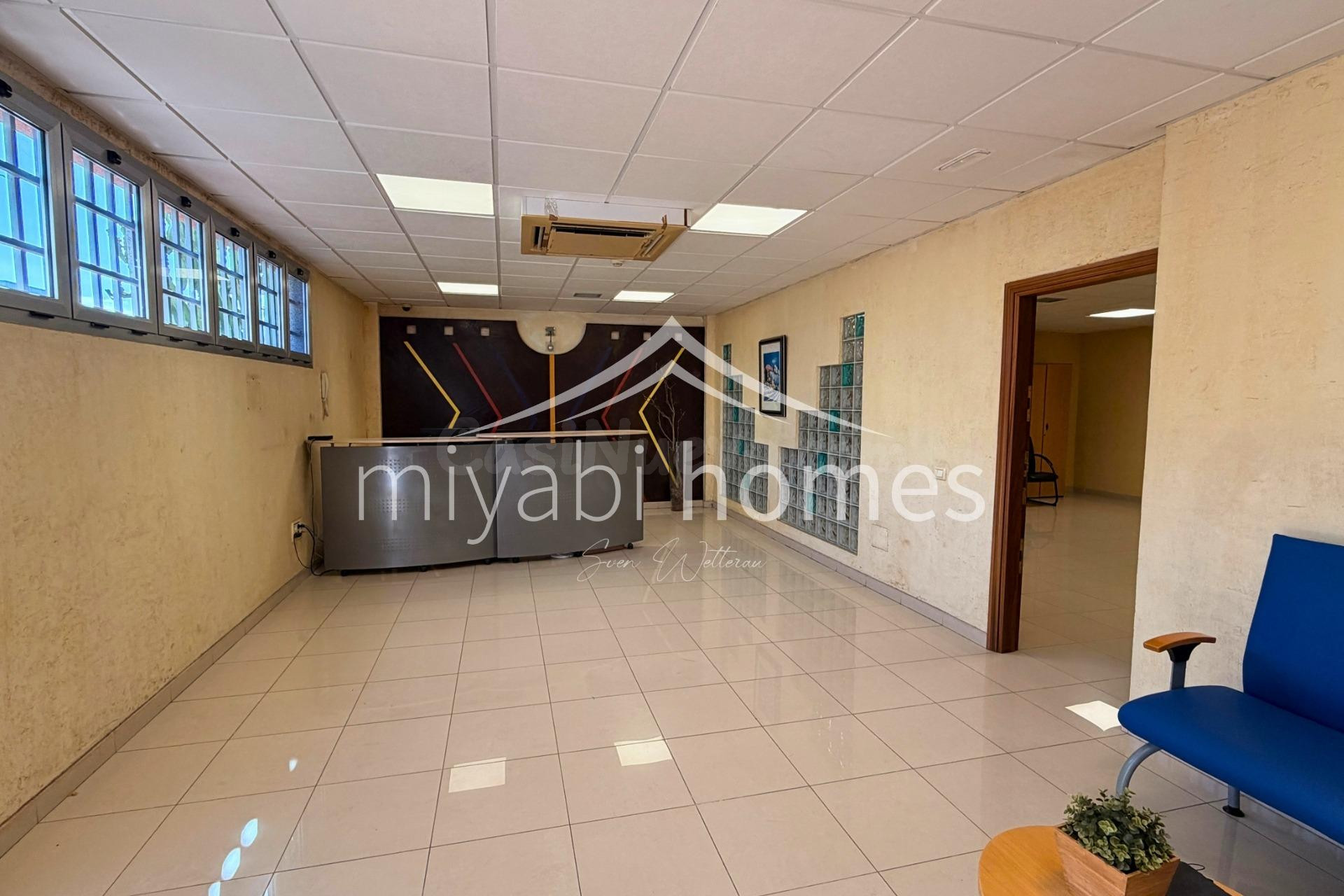 Nave industrial de 1.500 m2 con altillo – Polígono Industria - foto 4