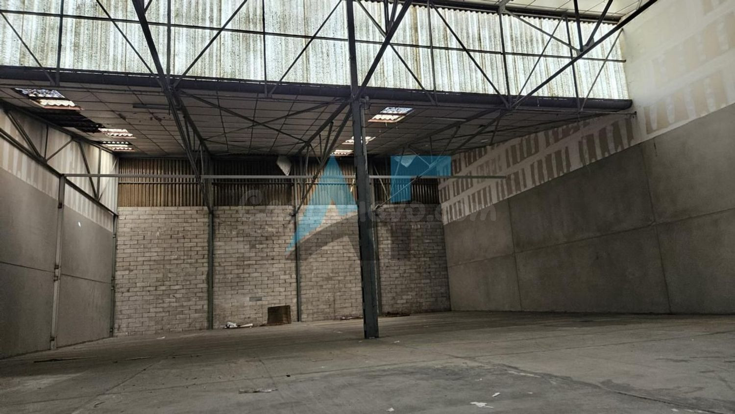 Alquiler de Almacén - a 5 Km´s del Centro de la Ciudad, Polígono del Veintiuno - foto 4