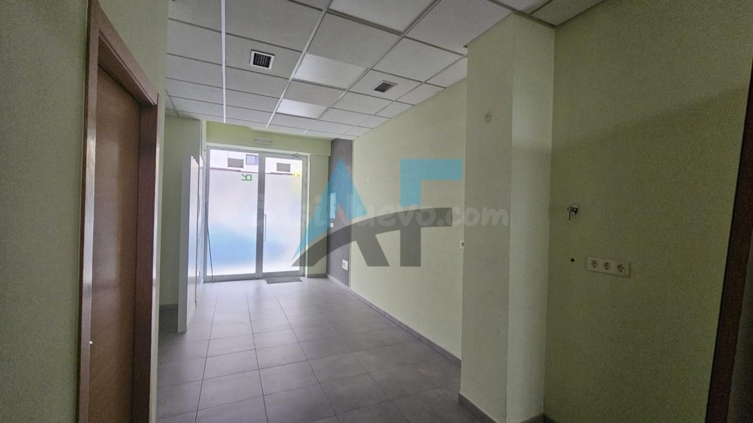 Local Comercial en Av. de Universidade, Mariñamansa - Oportunidad con Alquiler con Opción a Compra