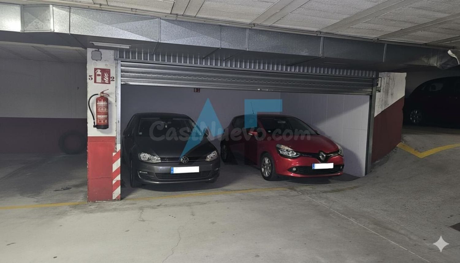 Plaza de garaje cerrada para 2 coches en Av. Universidad, Ourense