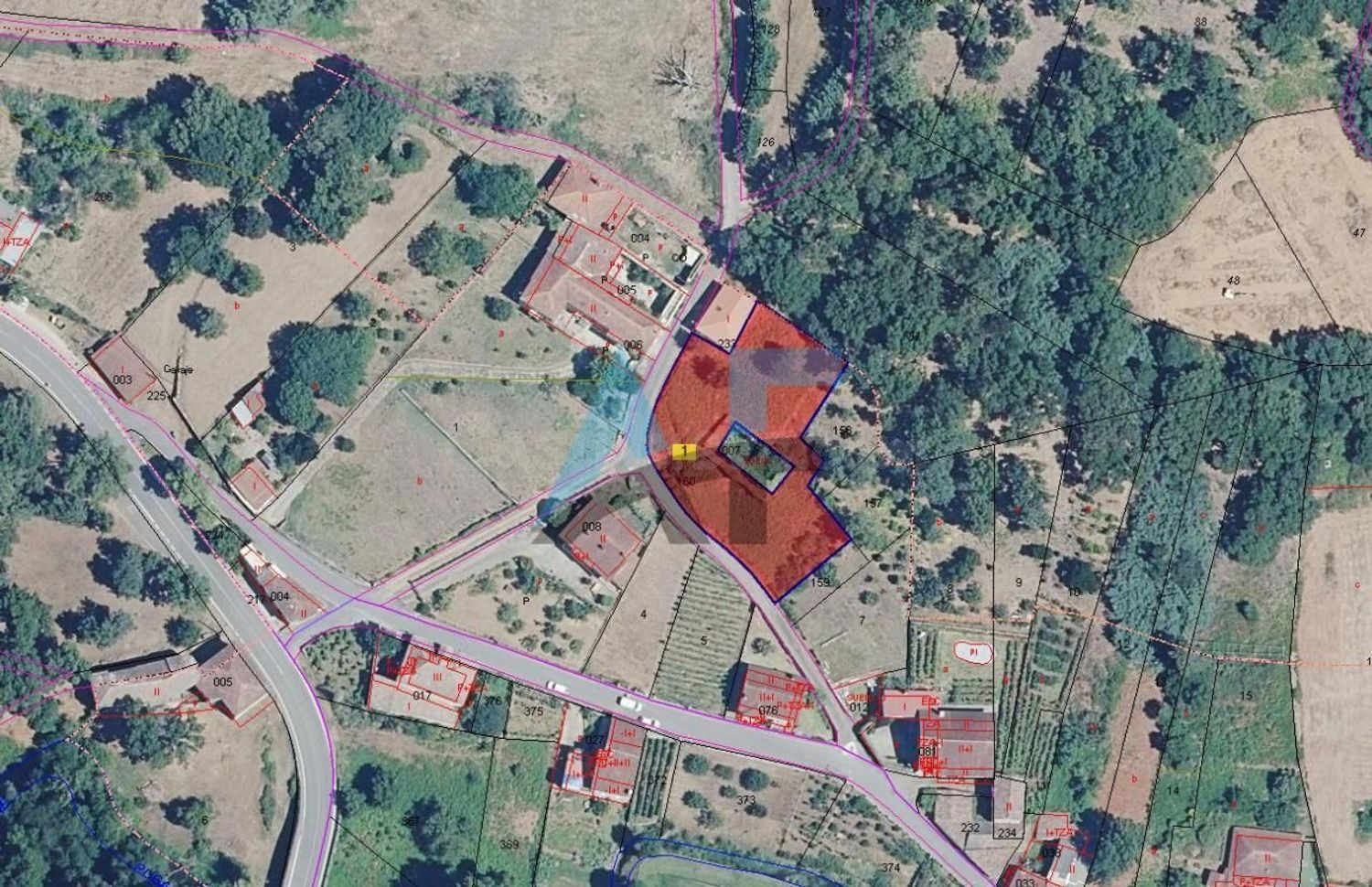 Finca Urbanizable con Vivienda para Reformar en Toén, Ourense