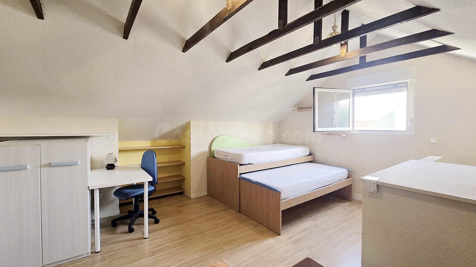 EN ALQUILER PARA ESTUDIANTES ÚLTIMA HABITACIÓN EN CHALET DE  - foto 2