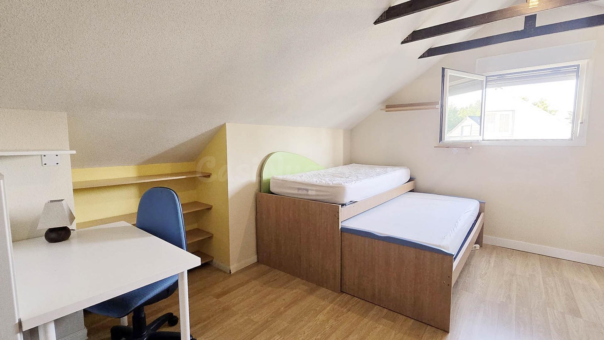EN ALQUILER PARA ESTUDIANTES ÚLTIMA HABITACIÓN EN CHALET DE  - foto 4
