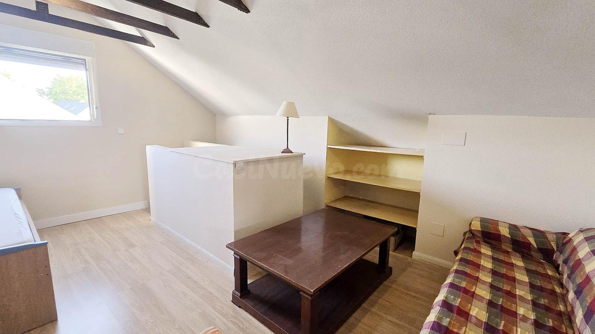 EN ALQUILER PARA ESTUDIANTES ÚLTIMA HABITACIÓN EN CHALET DE  - foto 5